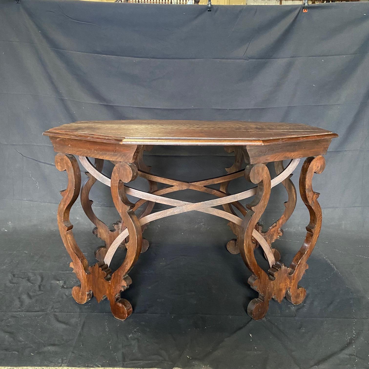 Pair of Italian Baroque Early 18th Century Demilune Walnut Console Tables For Sale 2