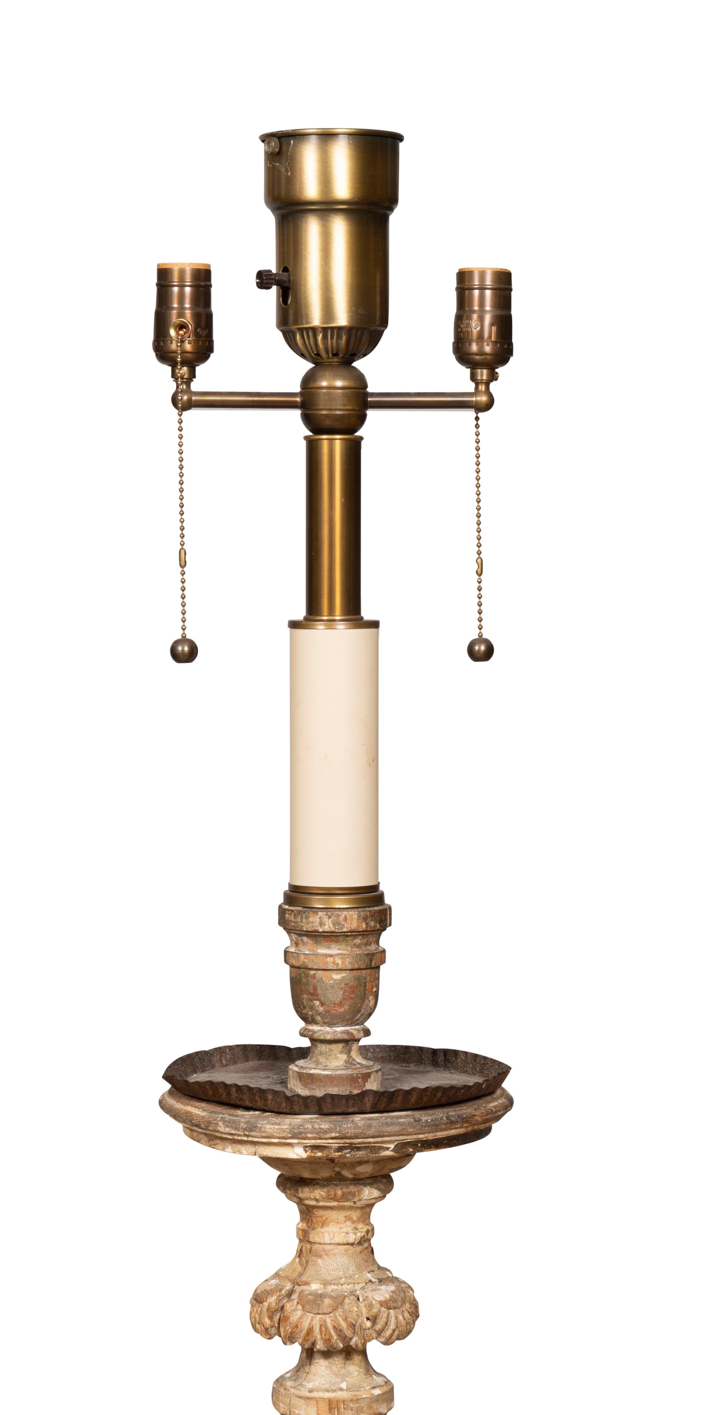 Paar italienische Barock-Tischlampen, Pricket Stick (Gemalt) im Angebot