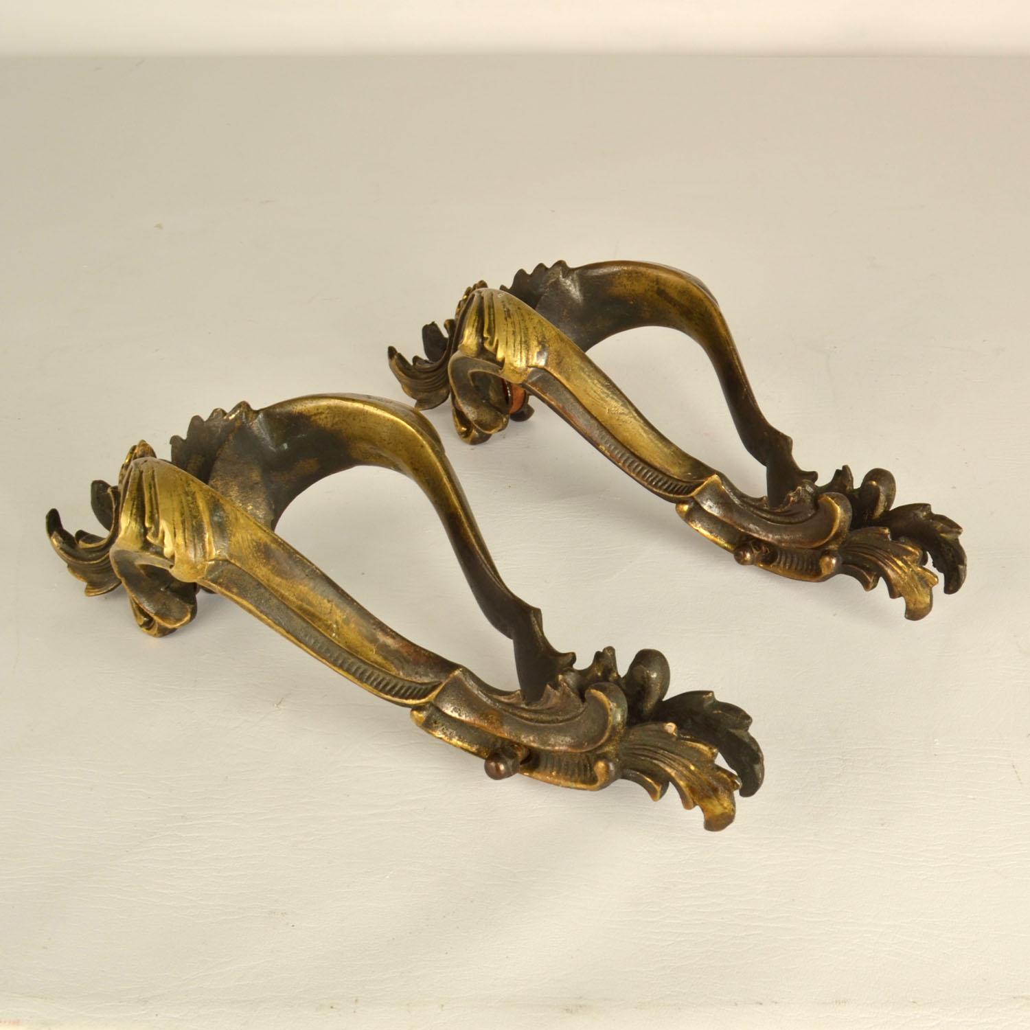Italiano Double Pair of Italian Baroque Push Pull Bronze Door Handles in vendita
