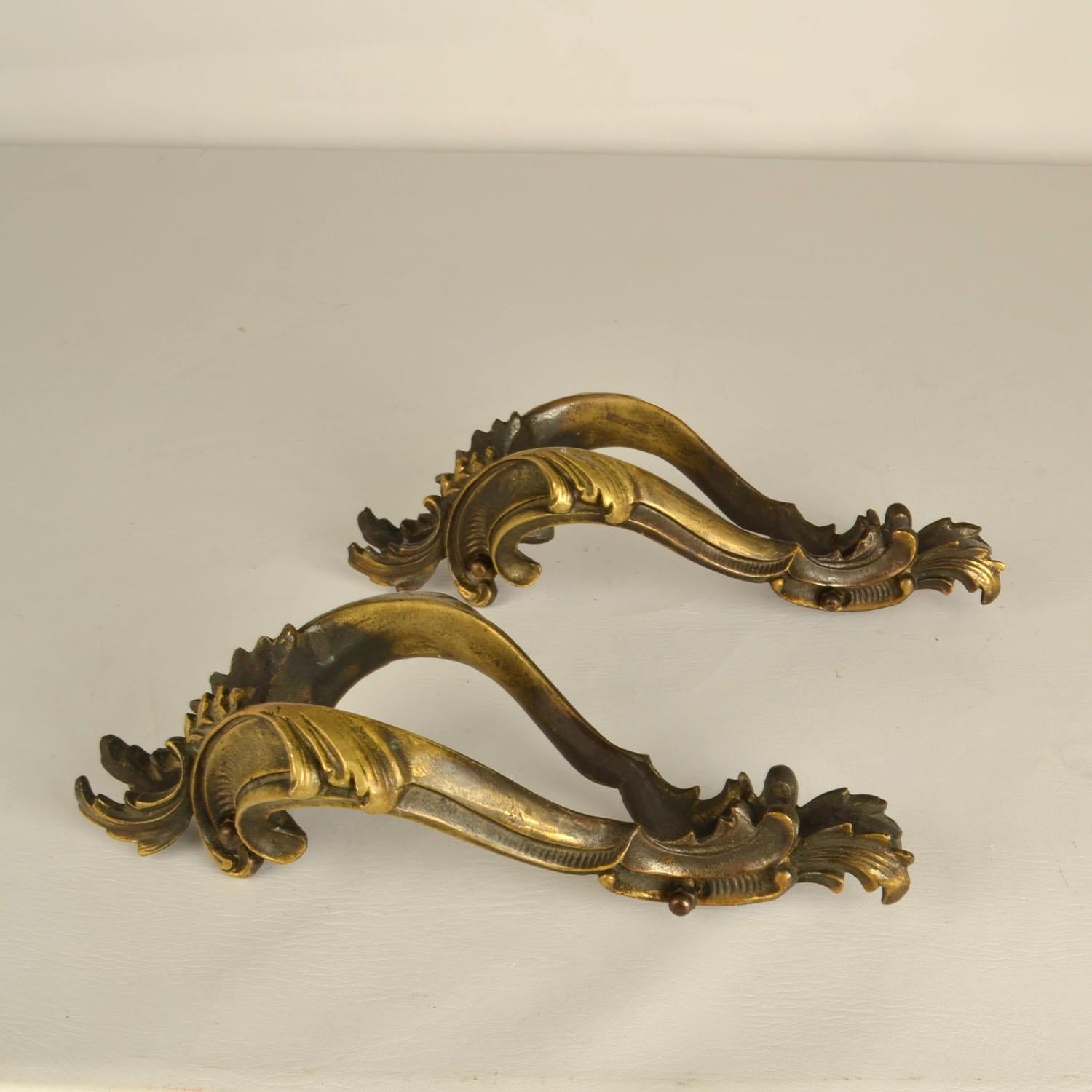 Double Pair of Italian Baroque Push Pull Bronze Door Handles In condizioni ottime in vendita a London, GB