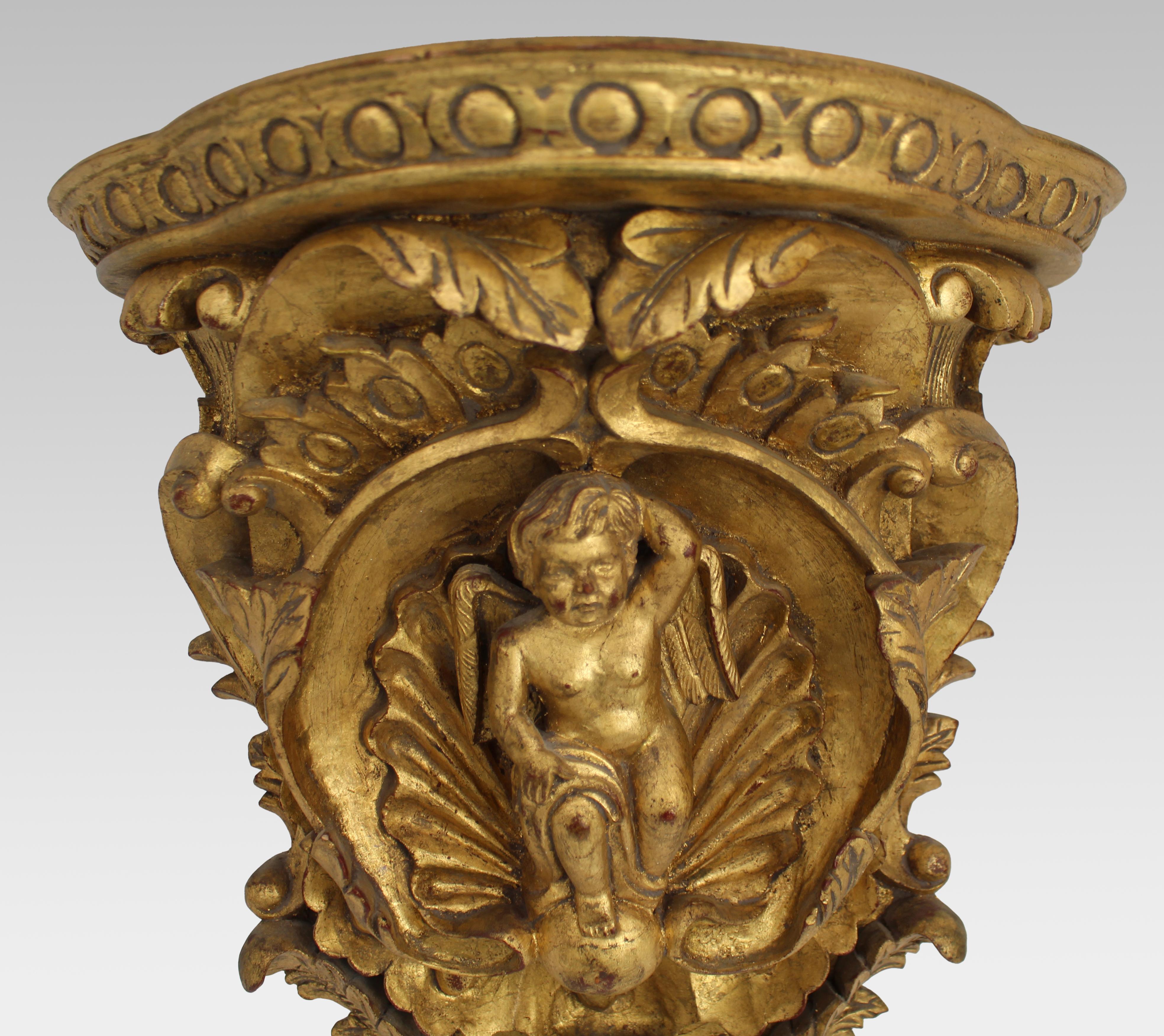 Coppia di mensole da parete in legno dorato di epoca barocca con motivi a cherubino in vendita 5