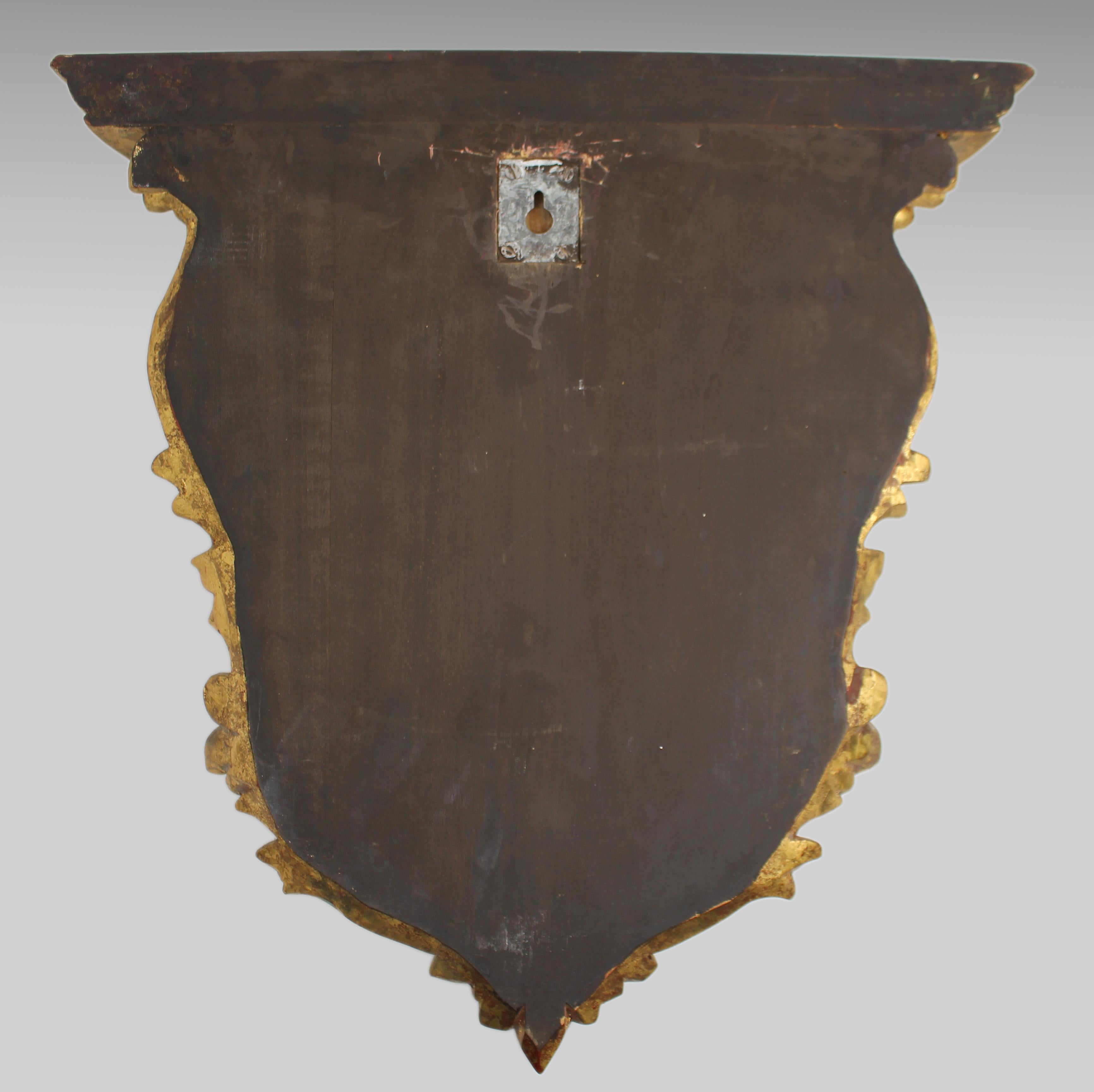 Coppia di mensole da parete in legno dorato di epoca barocca con motivi a cherubino in vendita 2