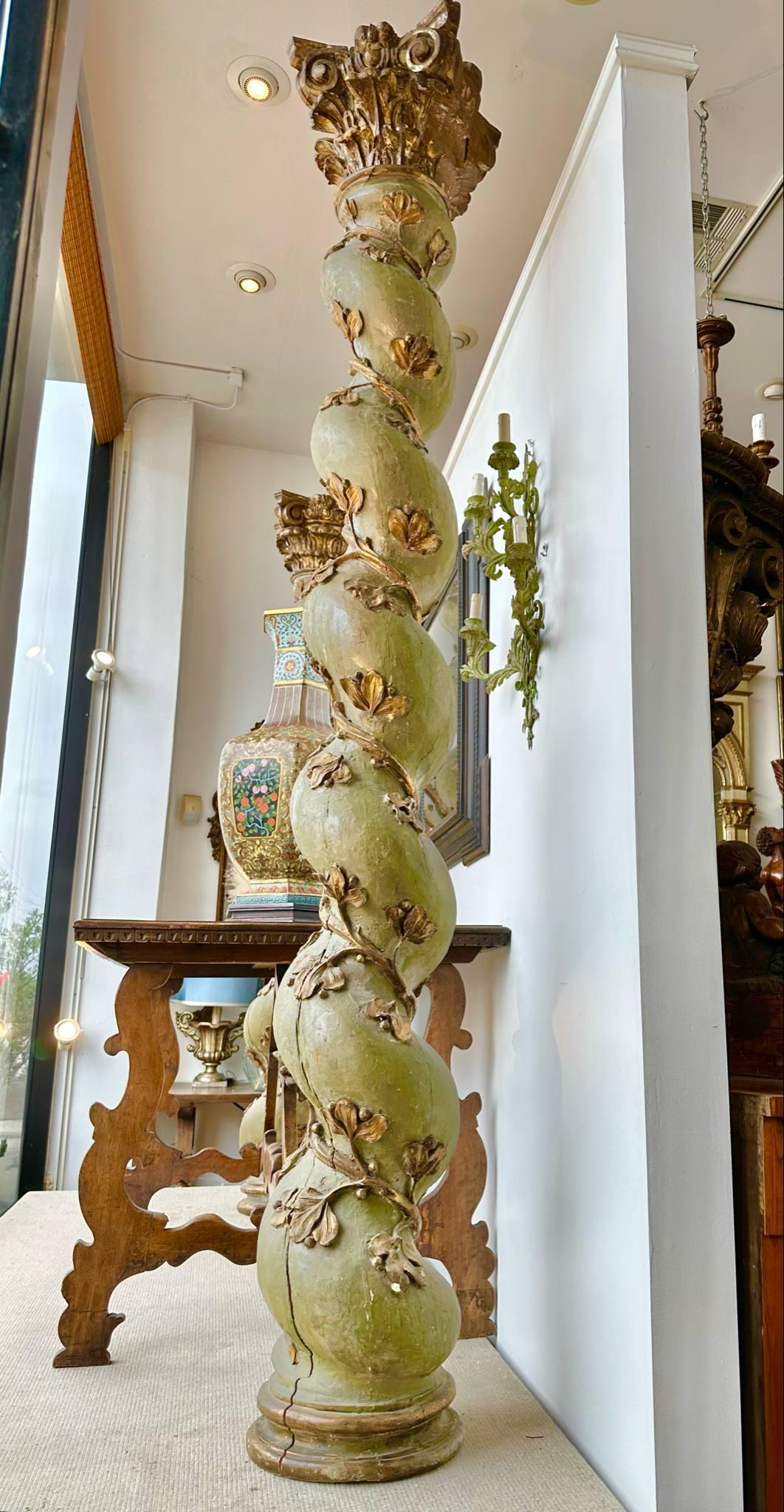 Paar italienische barocke Solomonic-Säulen im Stil des Barock – um 1700 im Angebot 5