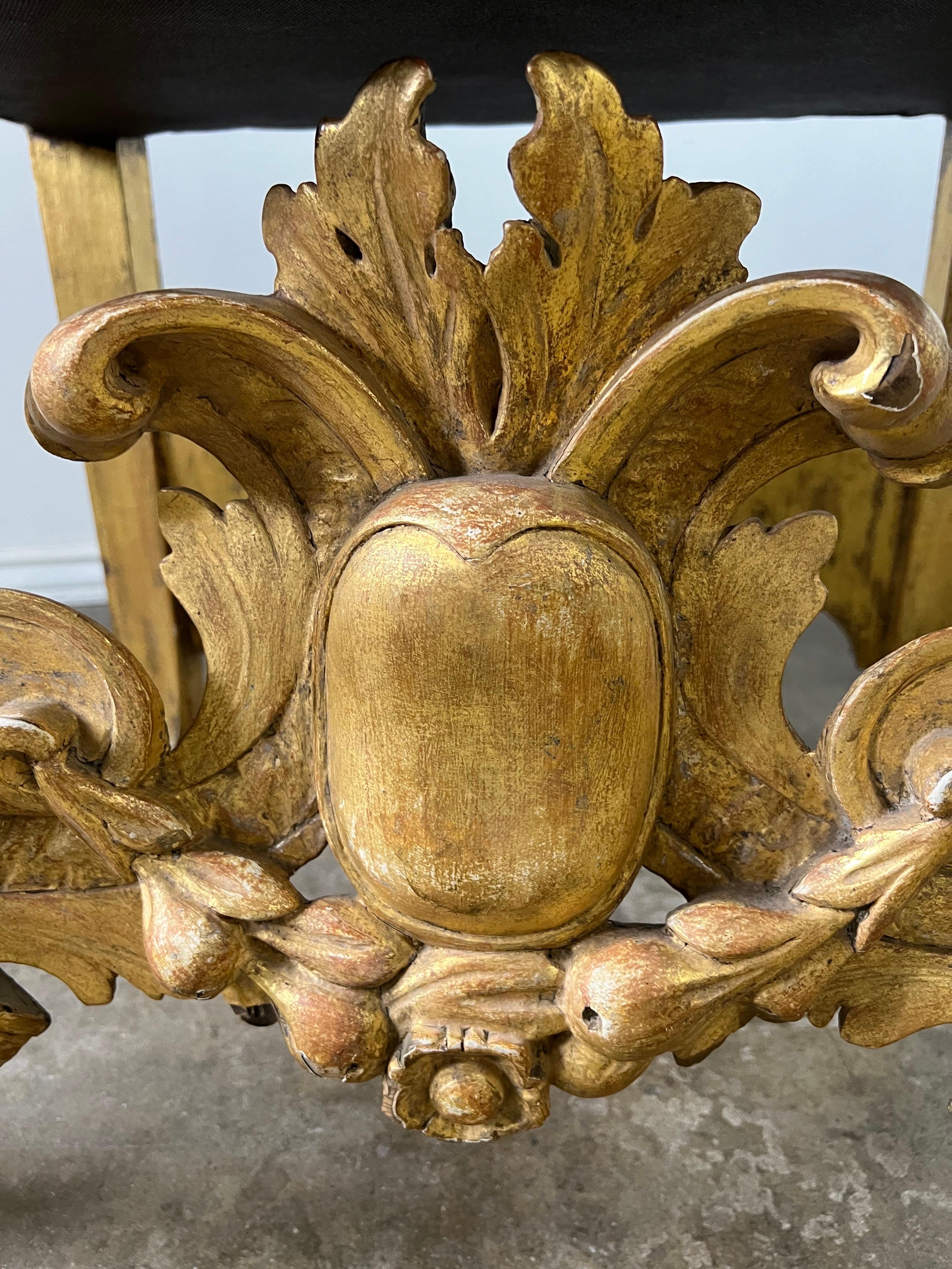 Paire de bancs italiens de style baroque en bois doré, vers 1920 en vente 1