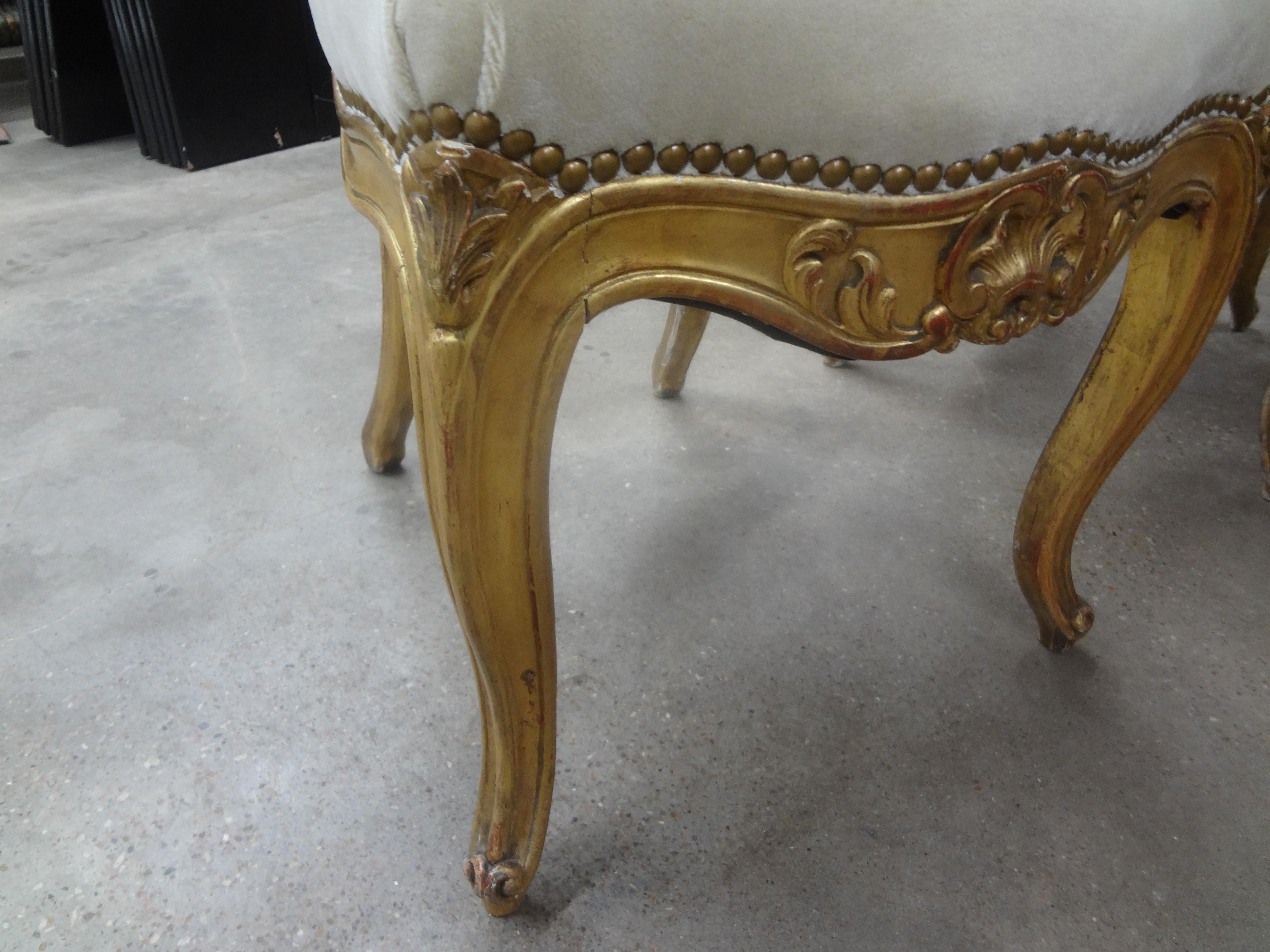 Paire de chaises en bois doré de style baroque italien en vente 3