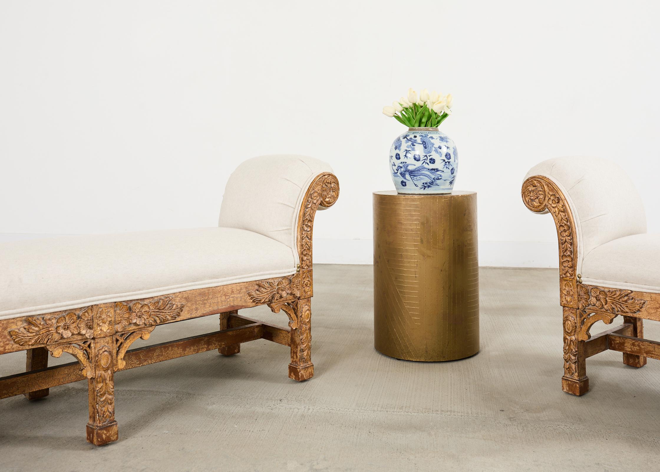 Paar italienische Barock-Stil Scroll Arm Bänke 5 Ft. im Angebot 5