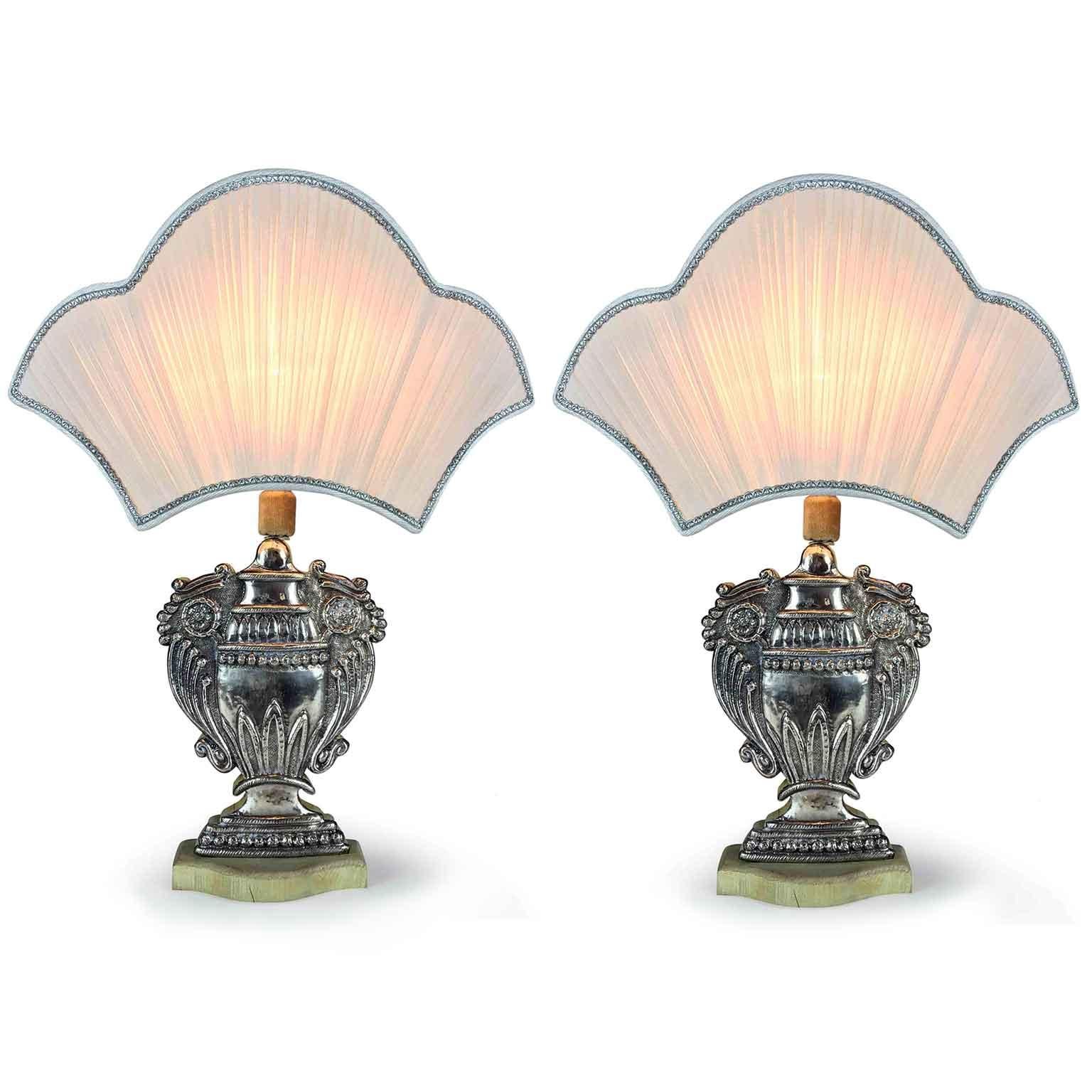 Coppia di Lampade Italienische Vasi Argentati Fatti a Mano Paralumi a Corona 1980, Coppia di Lampade im Angebot 2