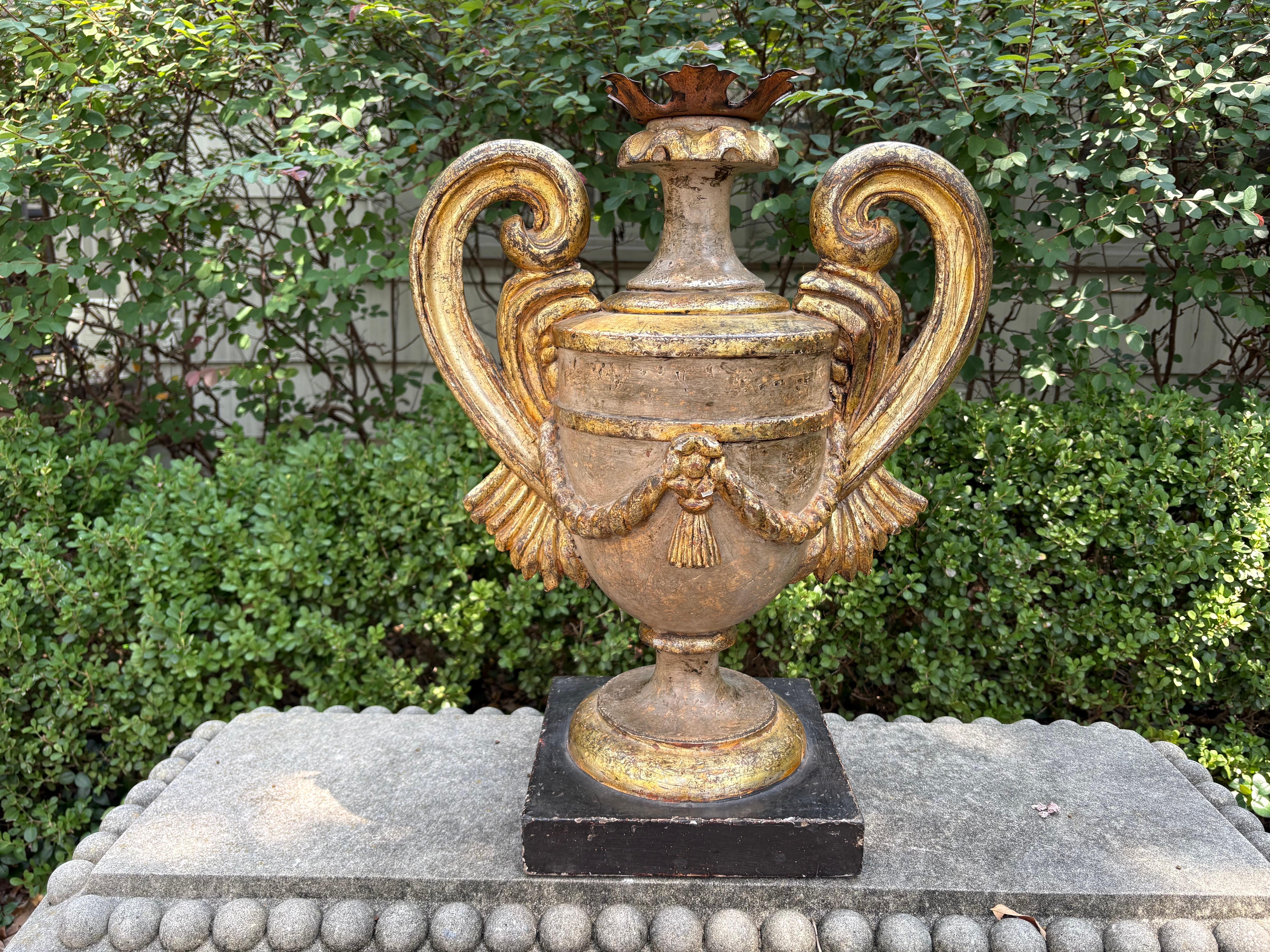 Giltwood Pair Of Italian Baroque Style Urns For Sale