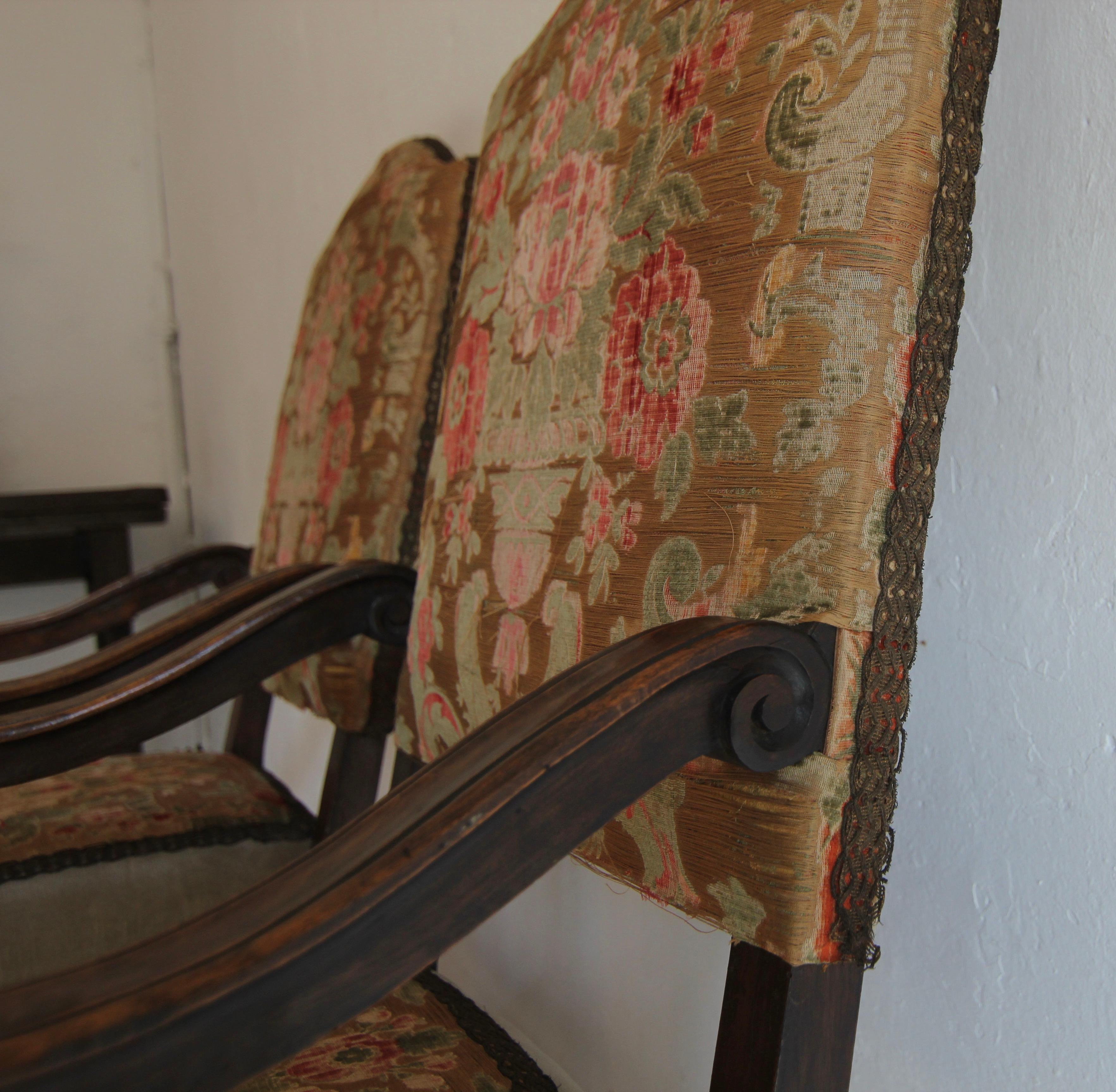 Pair of Italian Baroque Walnut Armchairs For Sale 7