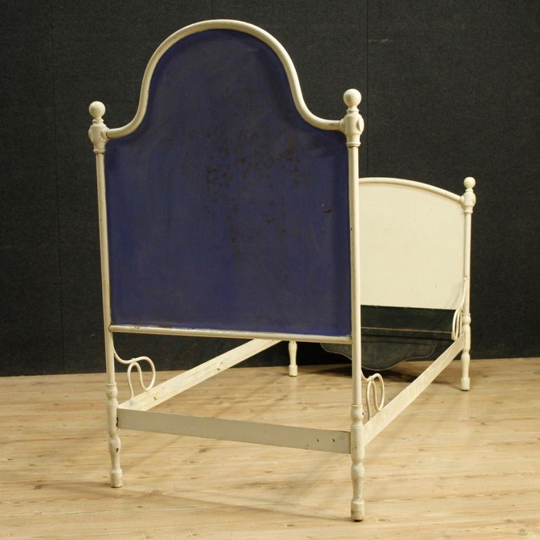 Pair of Italian Beds in Lacquered and Painted Iron from 20th Century