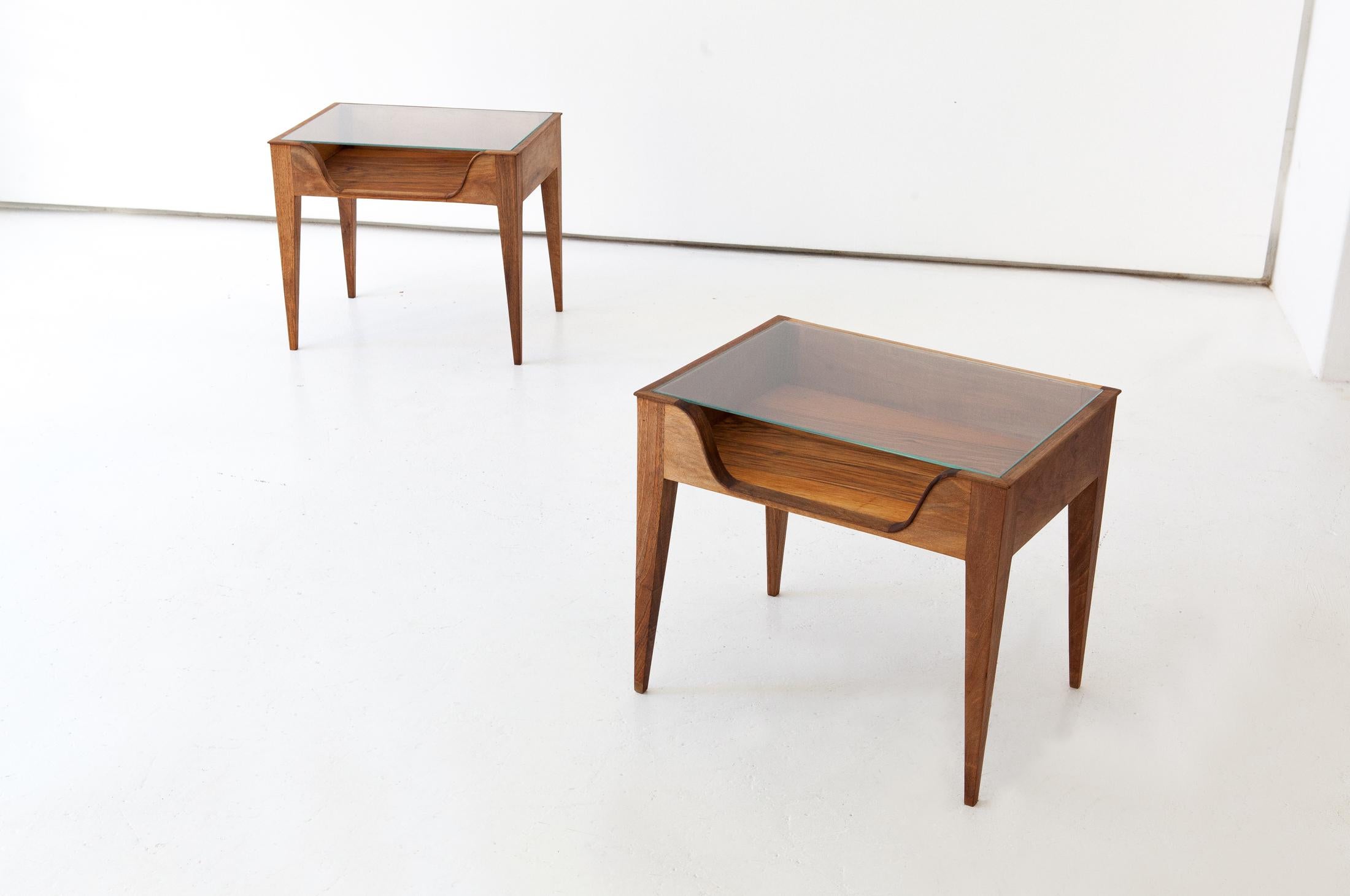 Set of two nightstands, manufactured in Italy in 1950s by Fratelli Strada.
These two side tables has made of solid wood and glass top.
Airy and modern design,
The wood is rich in details and it is of excellent quality but unfortunately we are not
