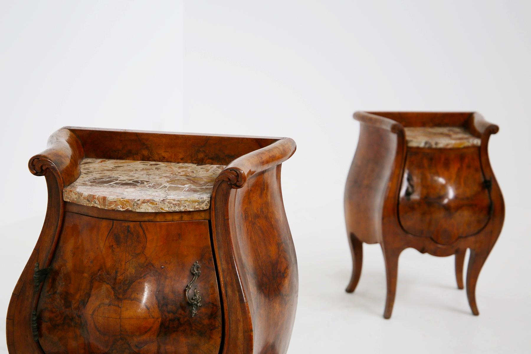 Early 20th Century Pair of Italian Bedside Tables Curved in Briar and Marble For Sale
