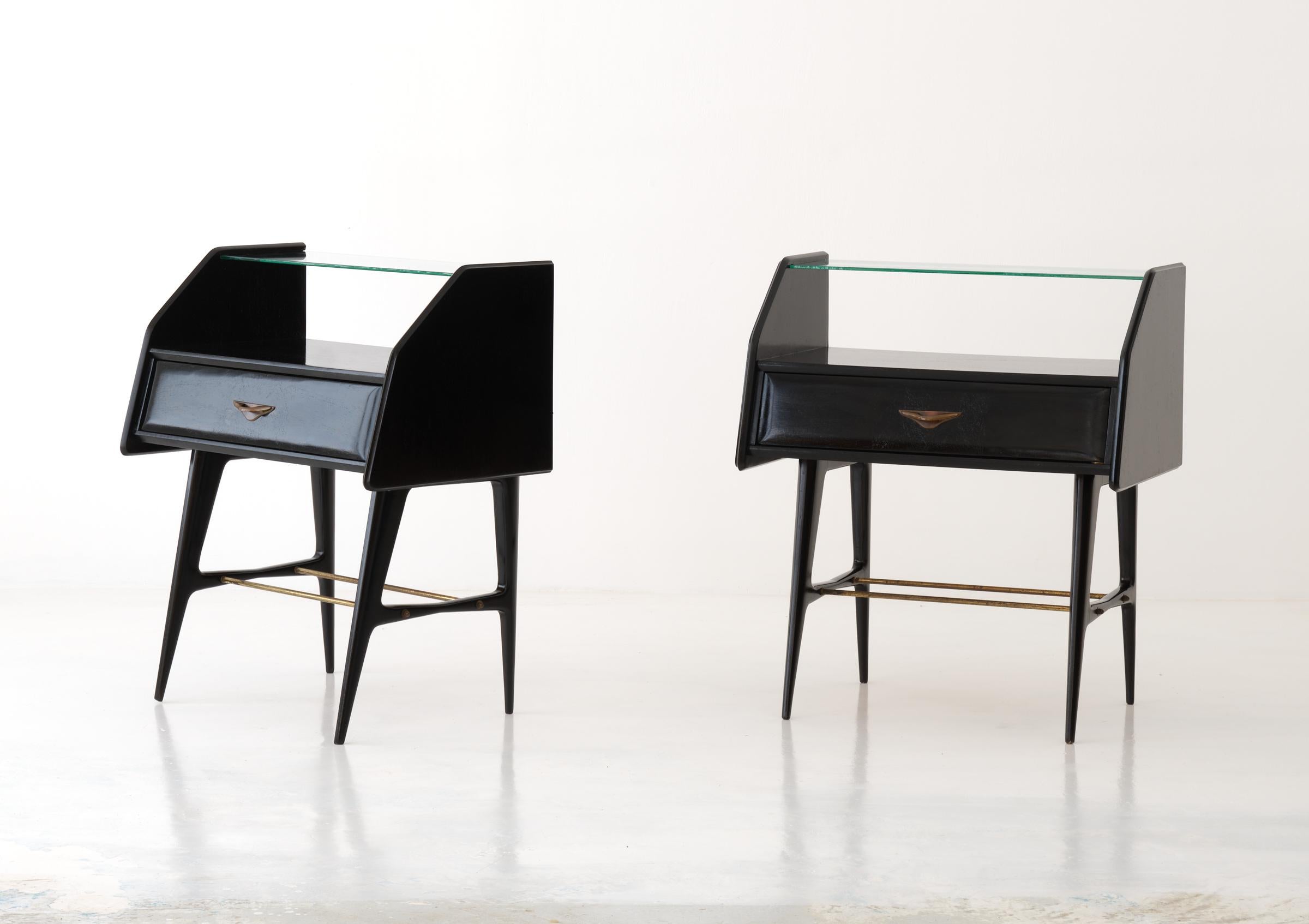 Pair of Italian Bedside Tables in Black Lacquered Wood Glass Shelf and Brass 4