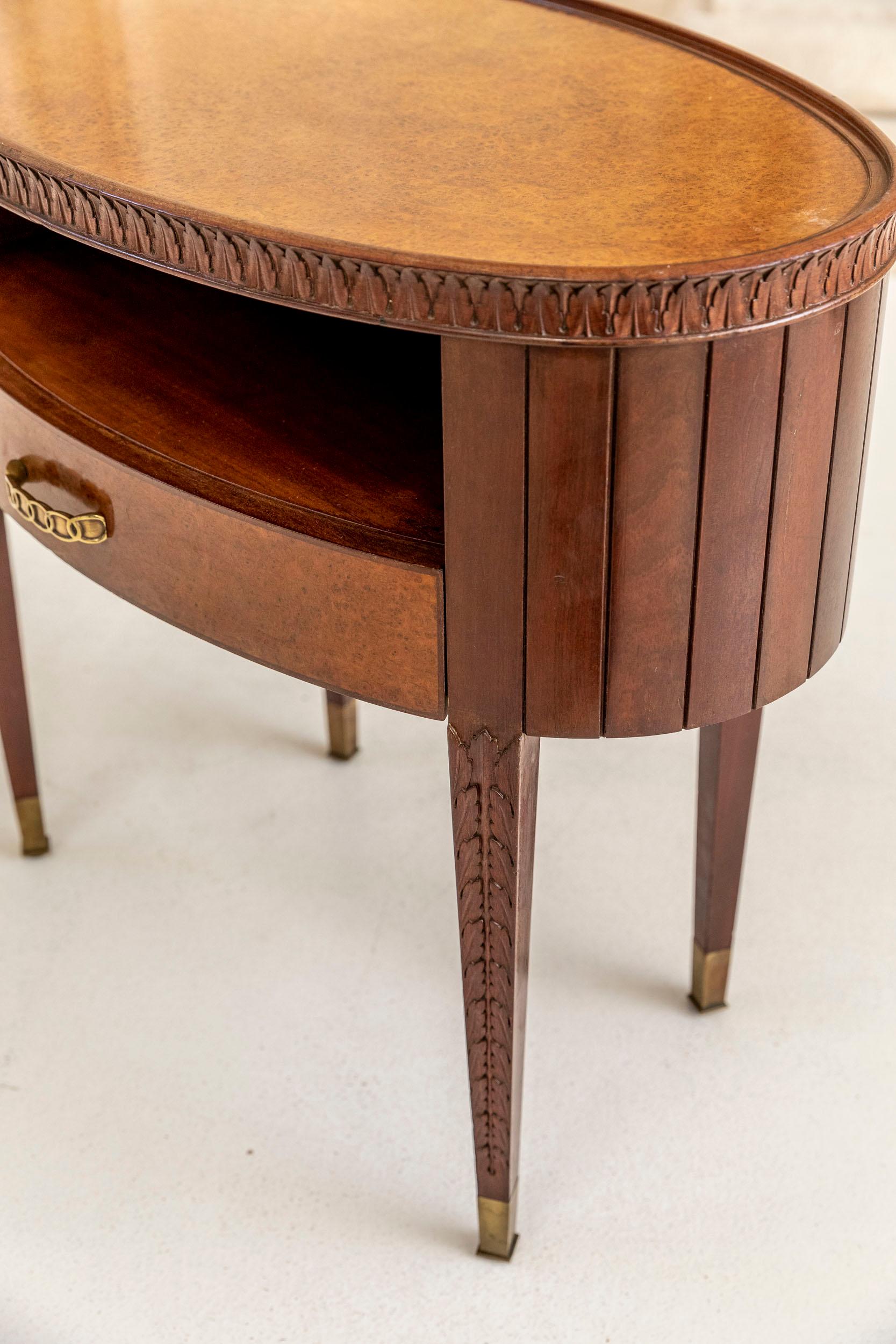 Pair of Italian Bedsides Table Attributed to Paolo Buffa 10