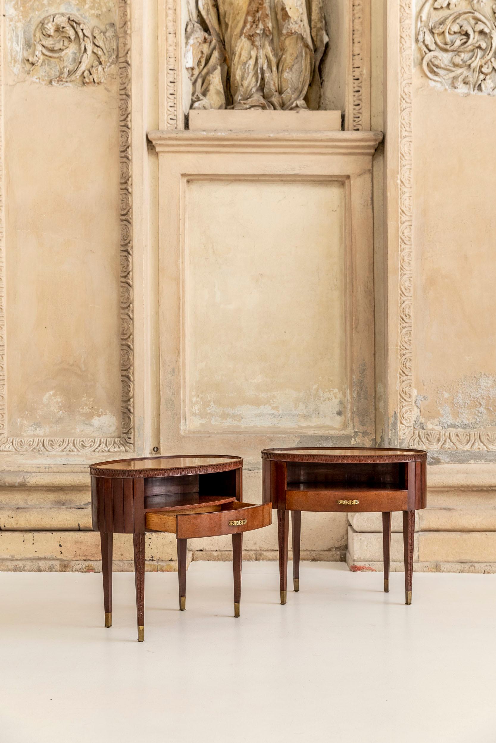 Mid-Century Modern Pair of Italian Bedsides Table Attributed to Paolo Buffa