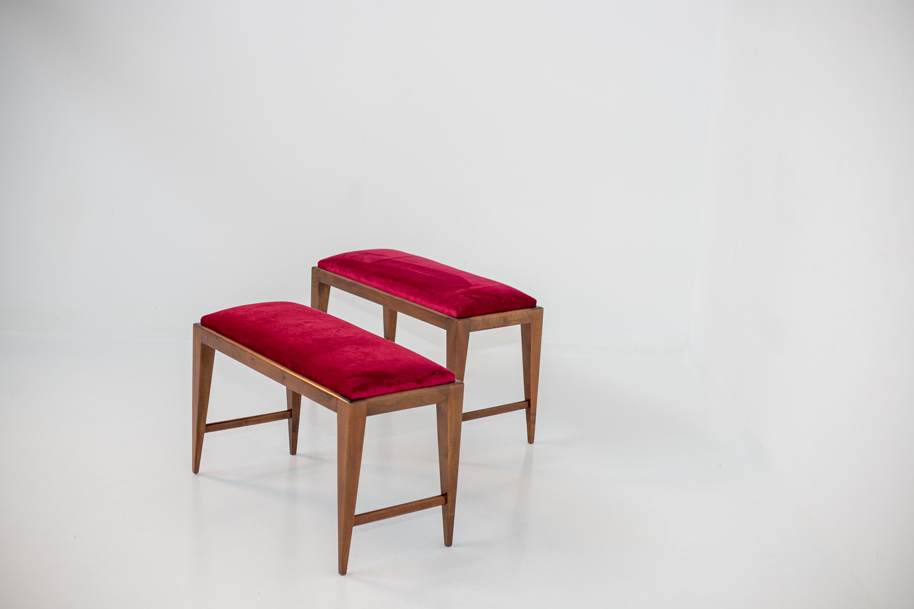 Pair of Italian Benches in Red Velvet, Restored In Good Condition In Milano, IT
