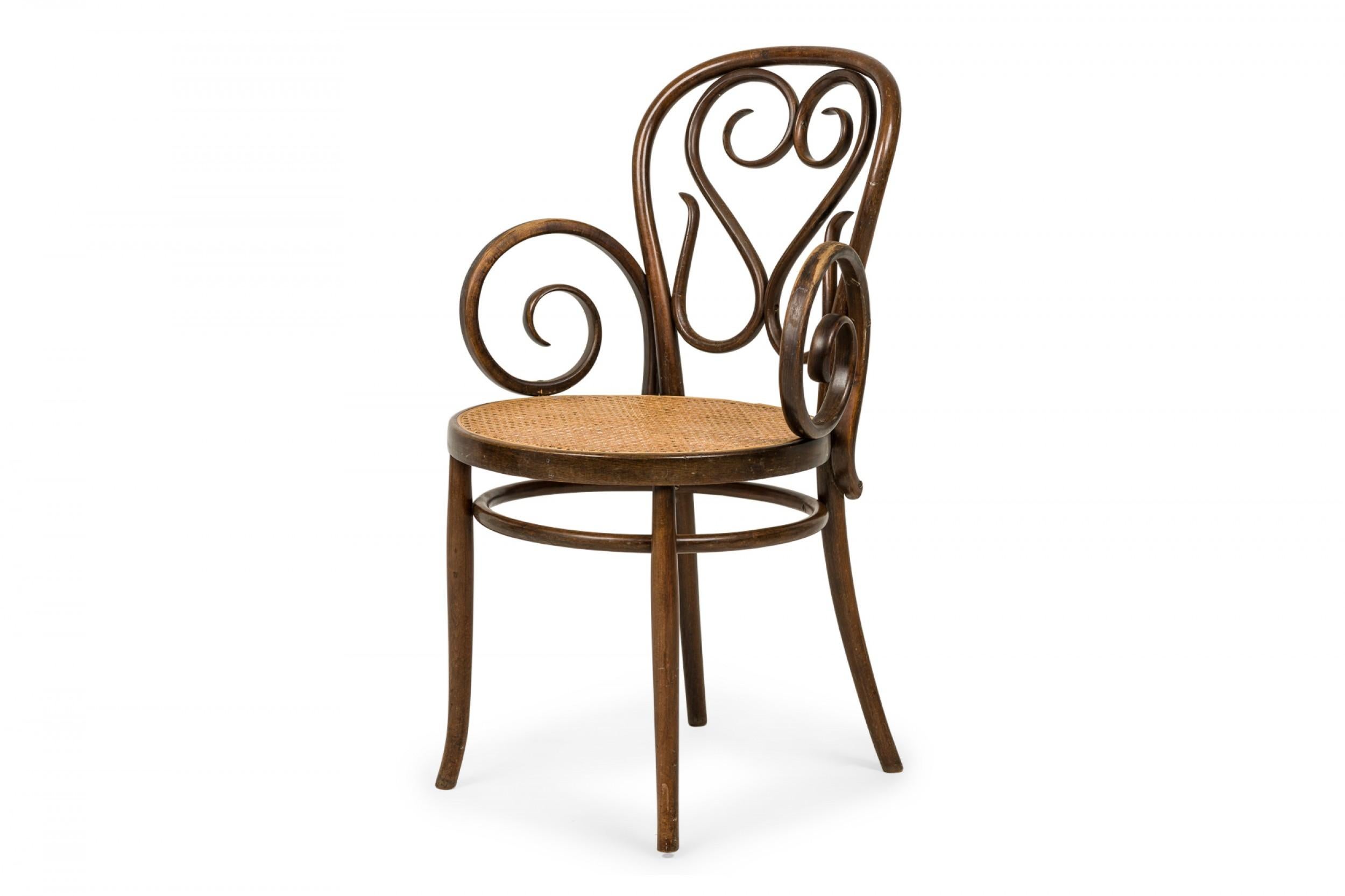 Mid-Century Modern Paire de fauteuils italiens en bois de roseau et cannes à enroulement en vente