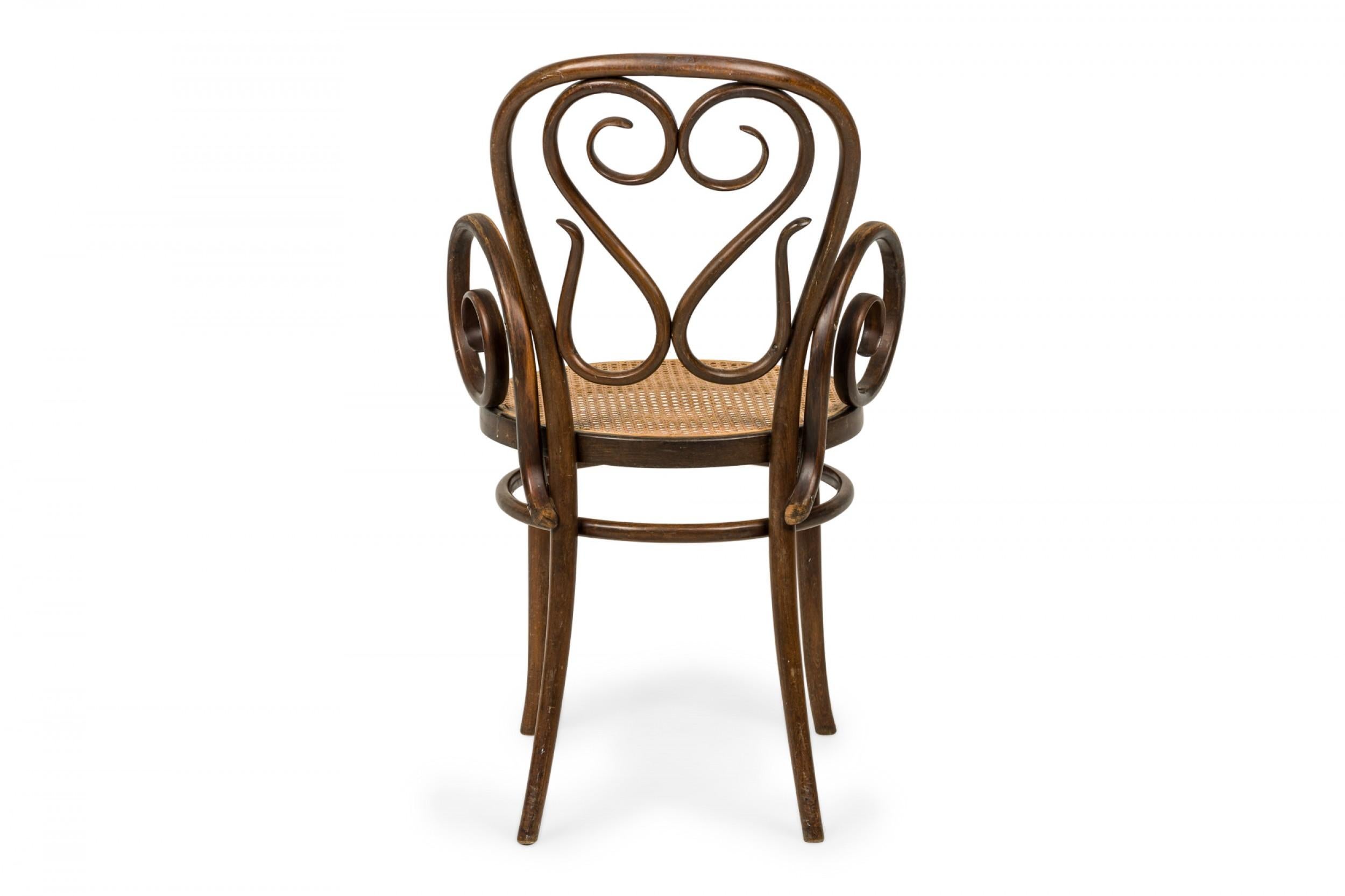 Bois Paire de fauteuils italiens en bois de roseau et cannes à enroulement en vente