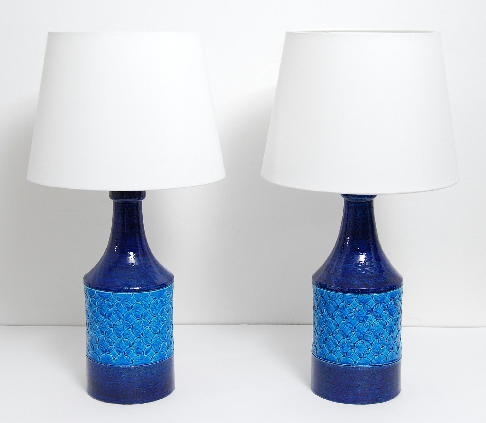 Mid-Century Modern Pair of Italian Bitossi Classic Blue Chamotte Table Lamps