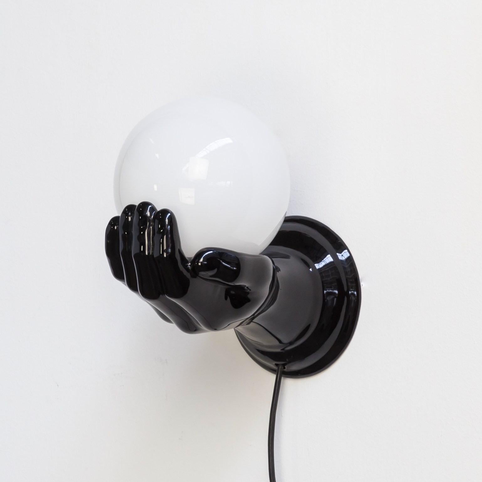 Coppia di lampade a mano in ceramica nera italiana in vendita 5