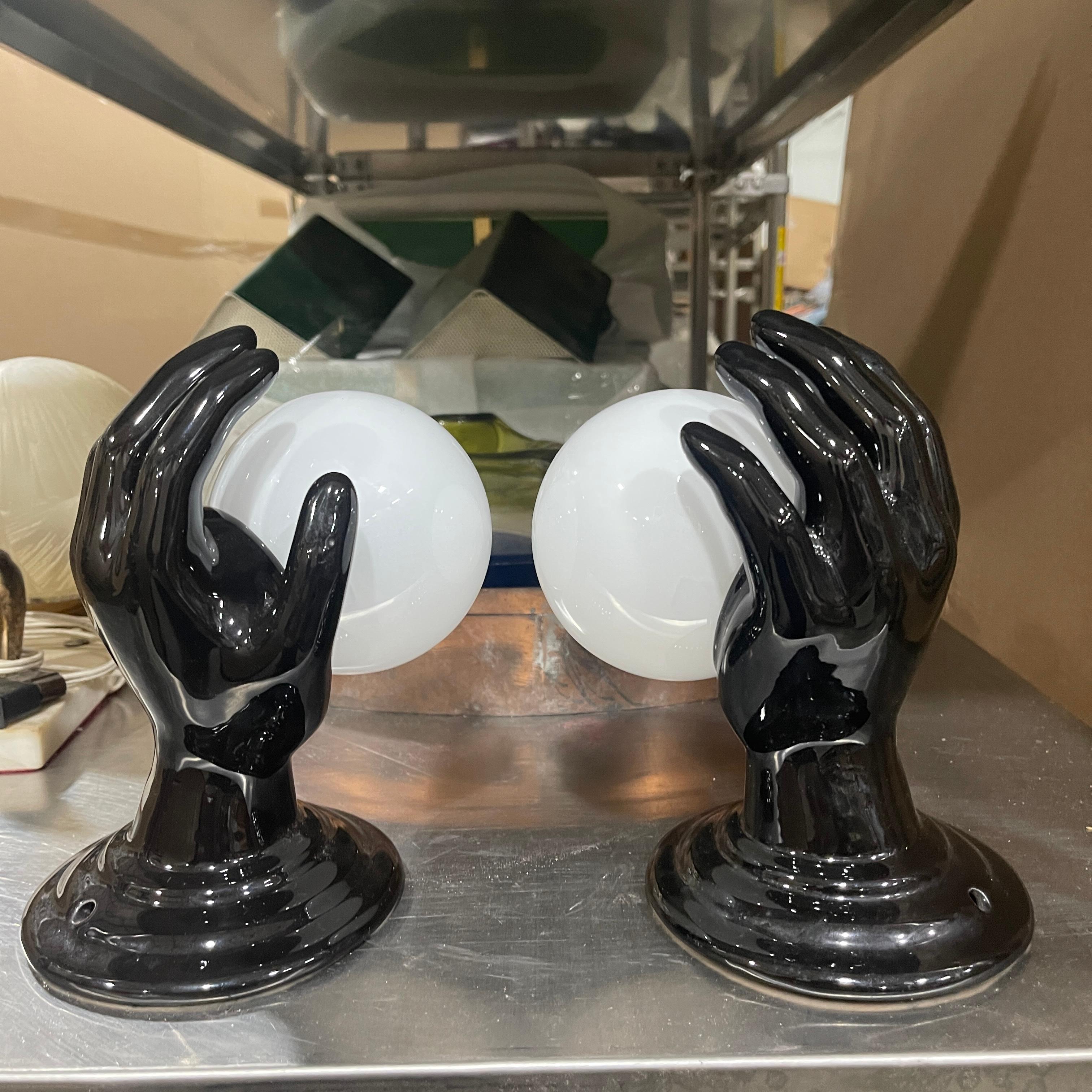 Paire d'appliques à main italiennes en céramique noire en vente 8