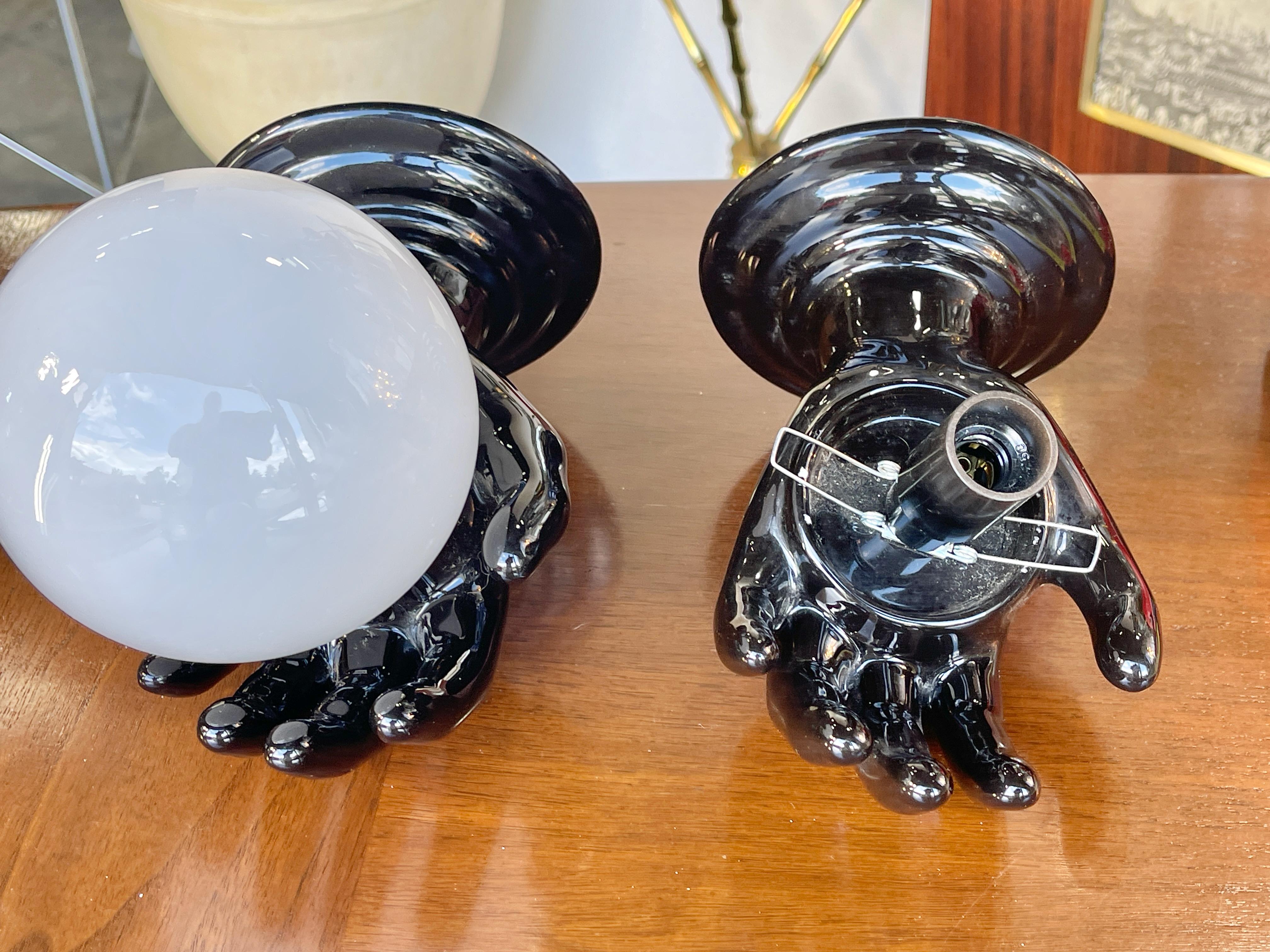 Coppia di lampade a mano in ceramica nera italiana in vendita 2