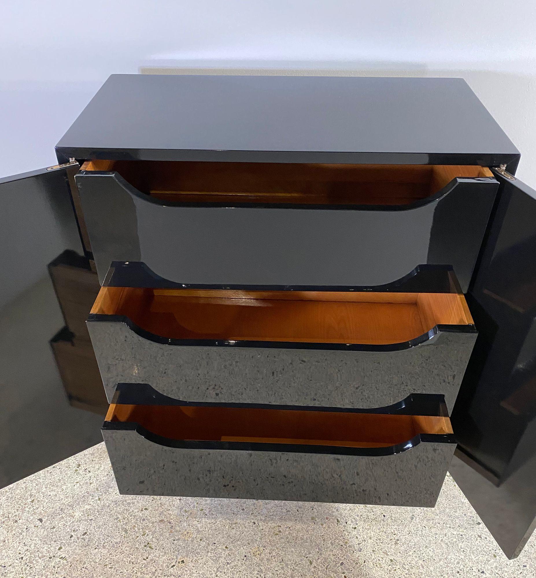 Pair of Italian Black Lacquer Modern Cabinets, Renzo Rutili For Sale 2