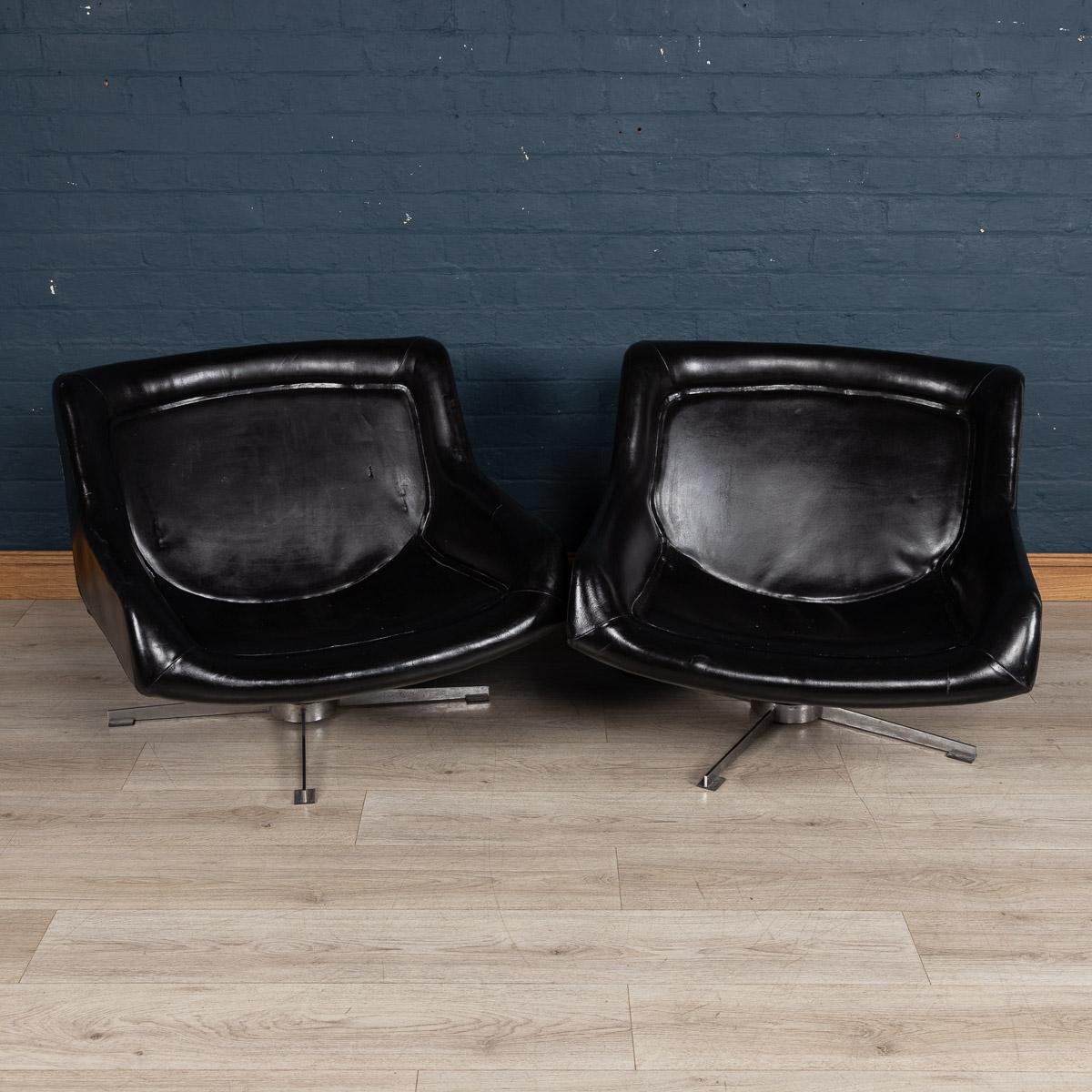 Pair of Italian Black Leather Lounge Chairs, circa 1970 2