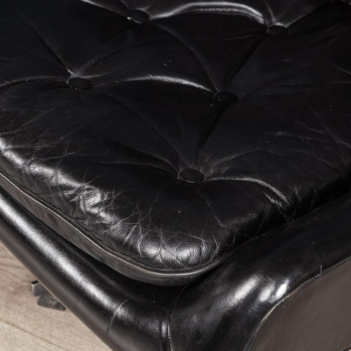 Pair of Italian Black Leather Lounge Chairs, circa 1970 5