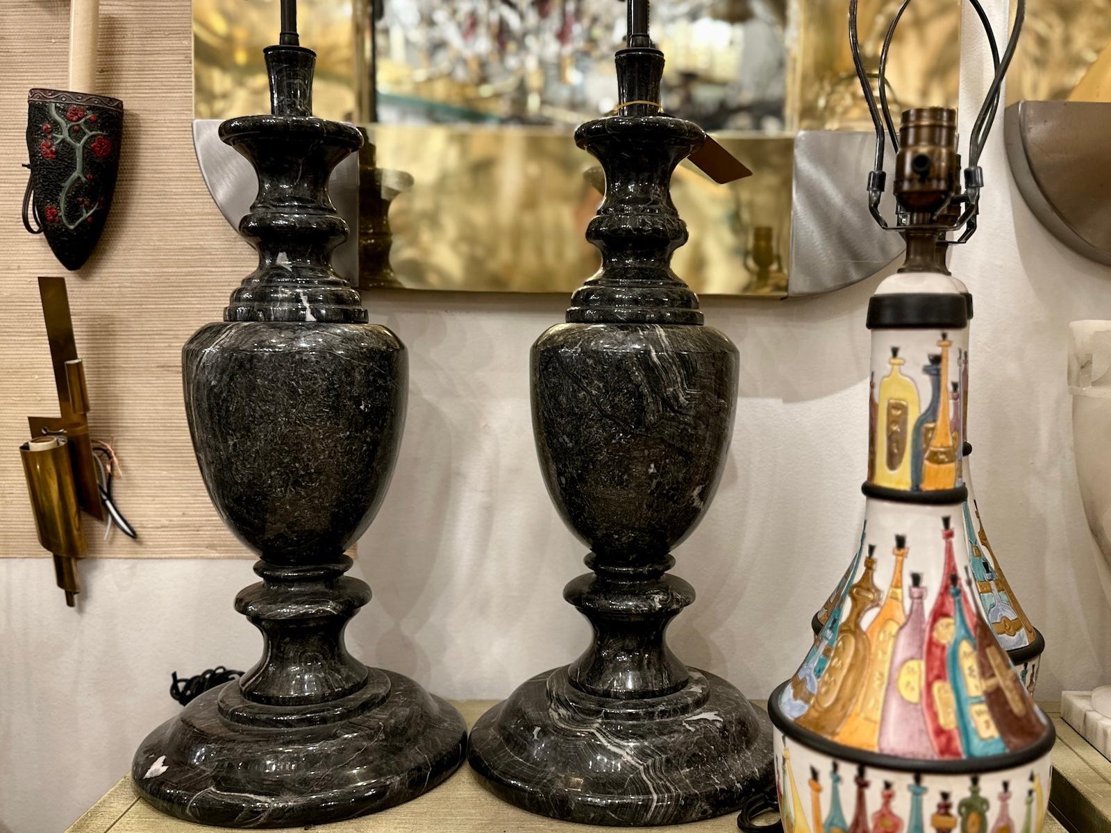 Pair of Italian Black Marble Lamps In Good Condition For Sale In New York, NY