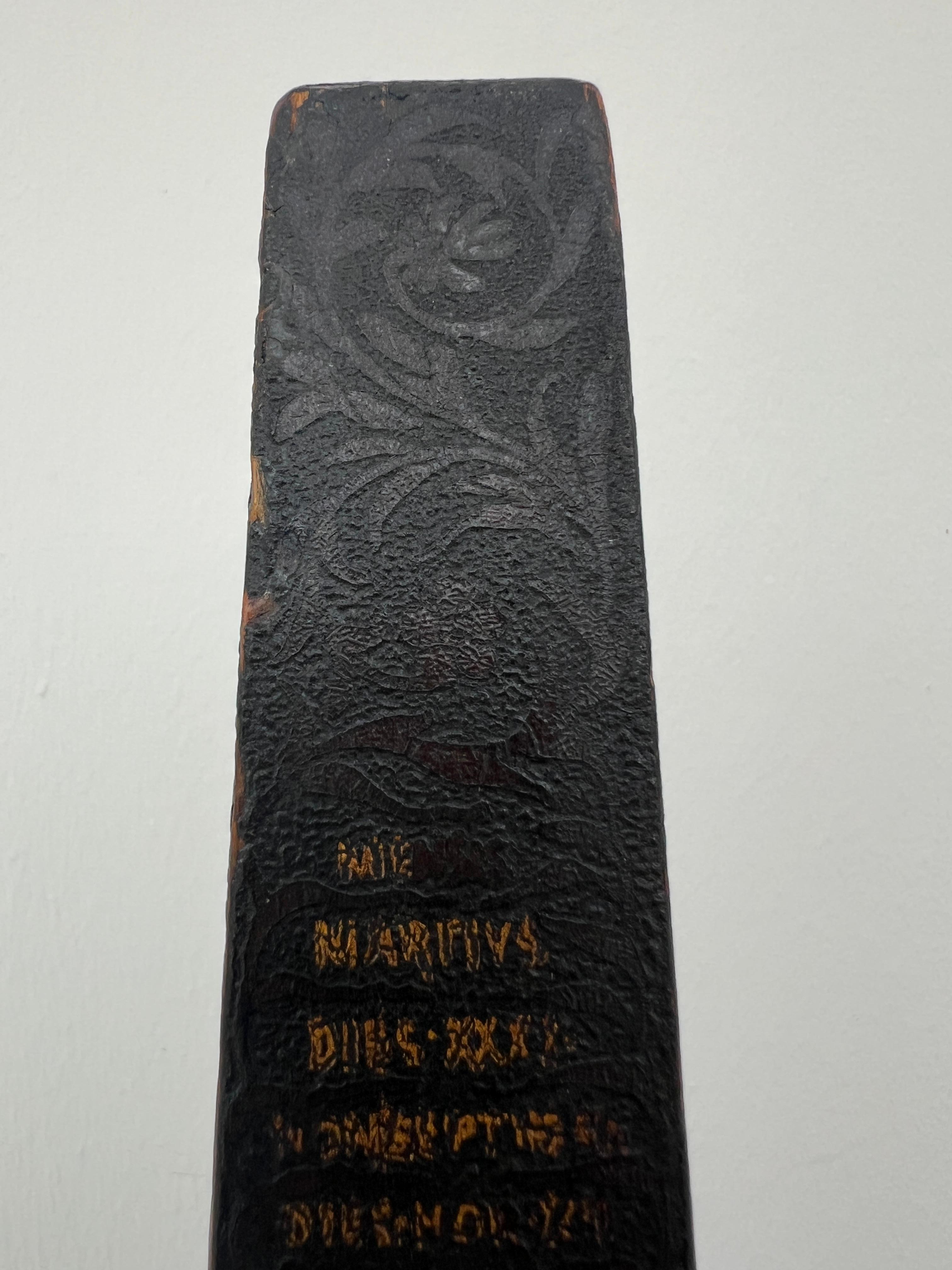 Paar italienische schwarz bemalte Obelisken, neoklassizistisch 19. (Neoklassisches Revival) im Angebot