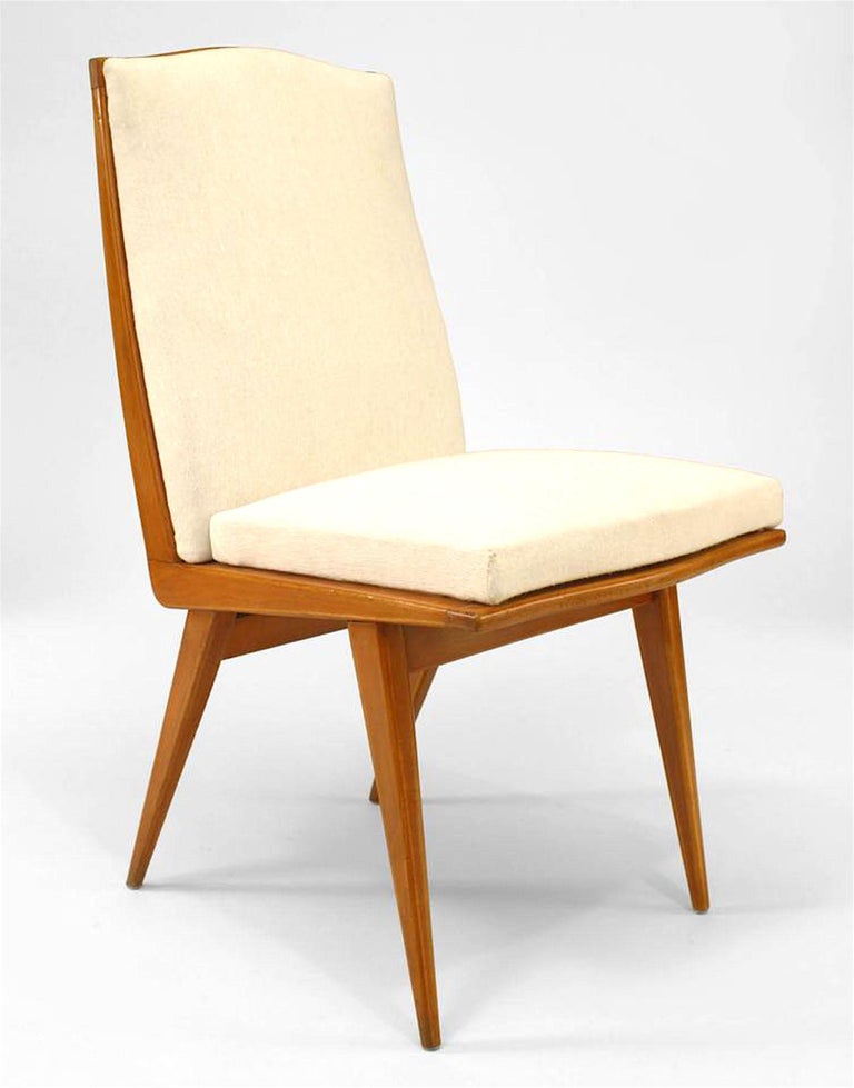 Pair of Italian 1940 blond mahogany side chairs with muslin upholstered seat and back (design F. LIETTI)
