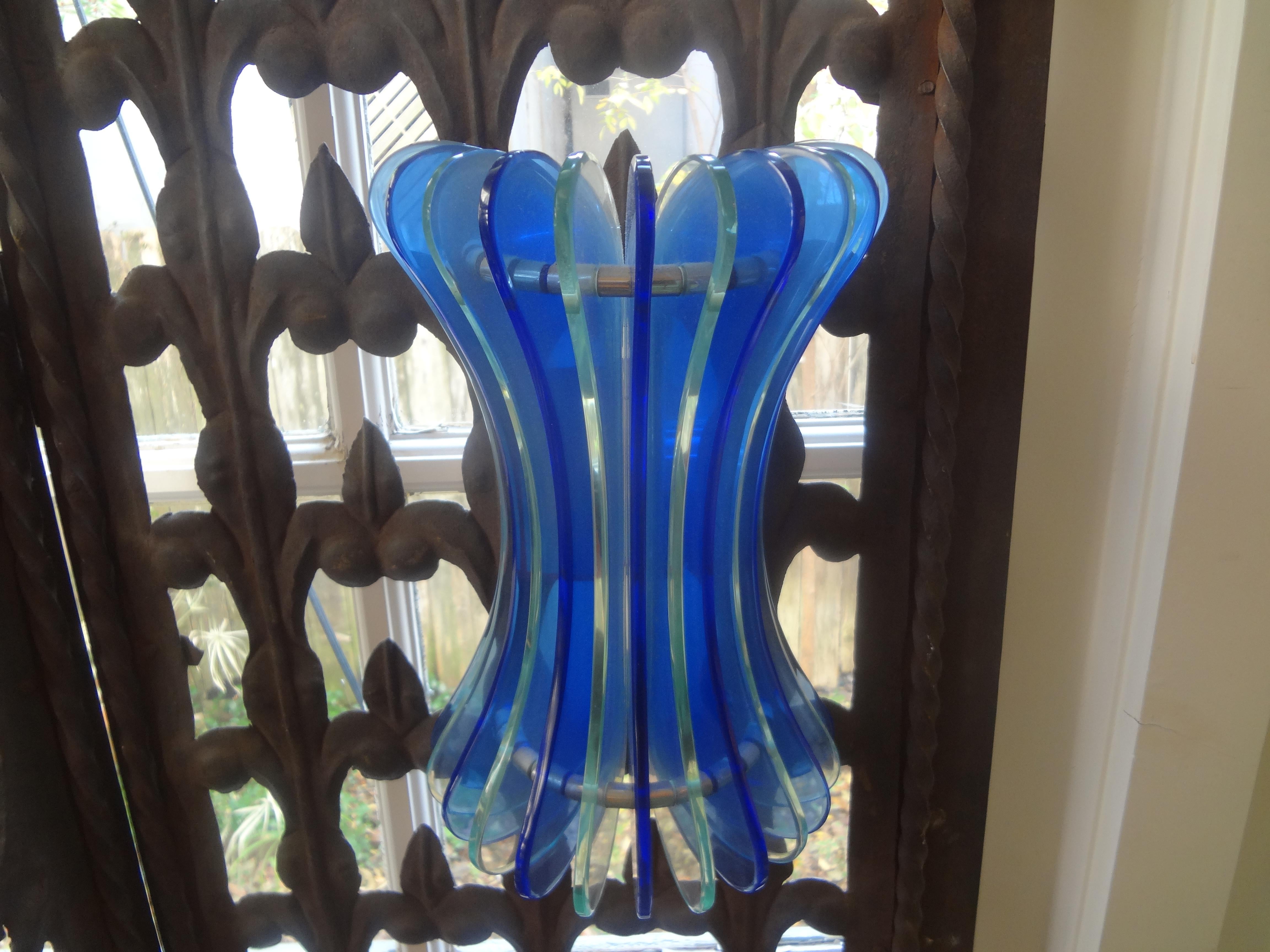 Mid-Century Modern Paire d'appliques bleues en verre de Murano par Veca en vente