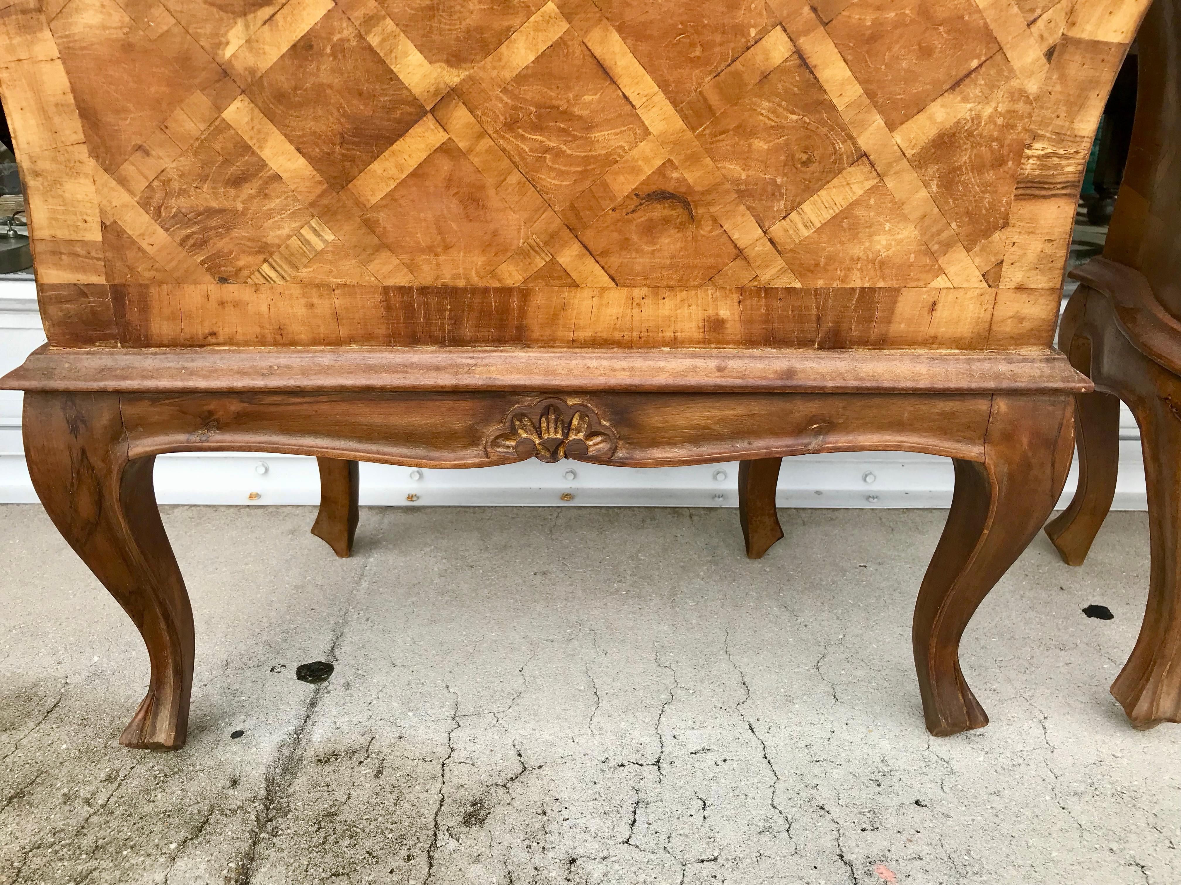 Pair of Italian Bombe' Chair-Side Commodes 4