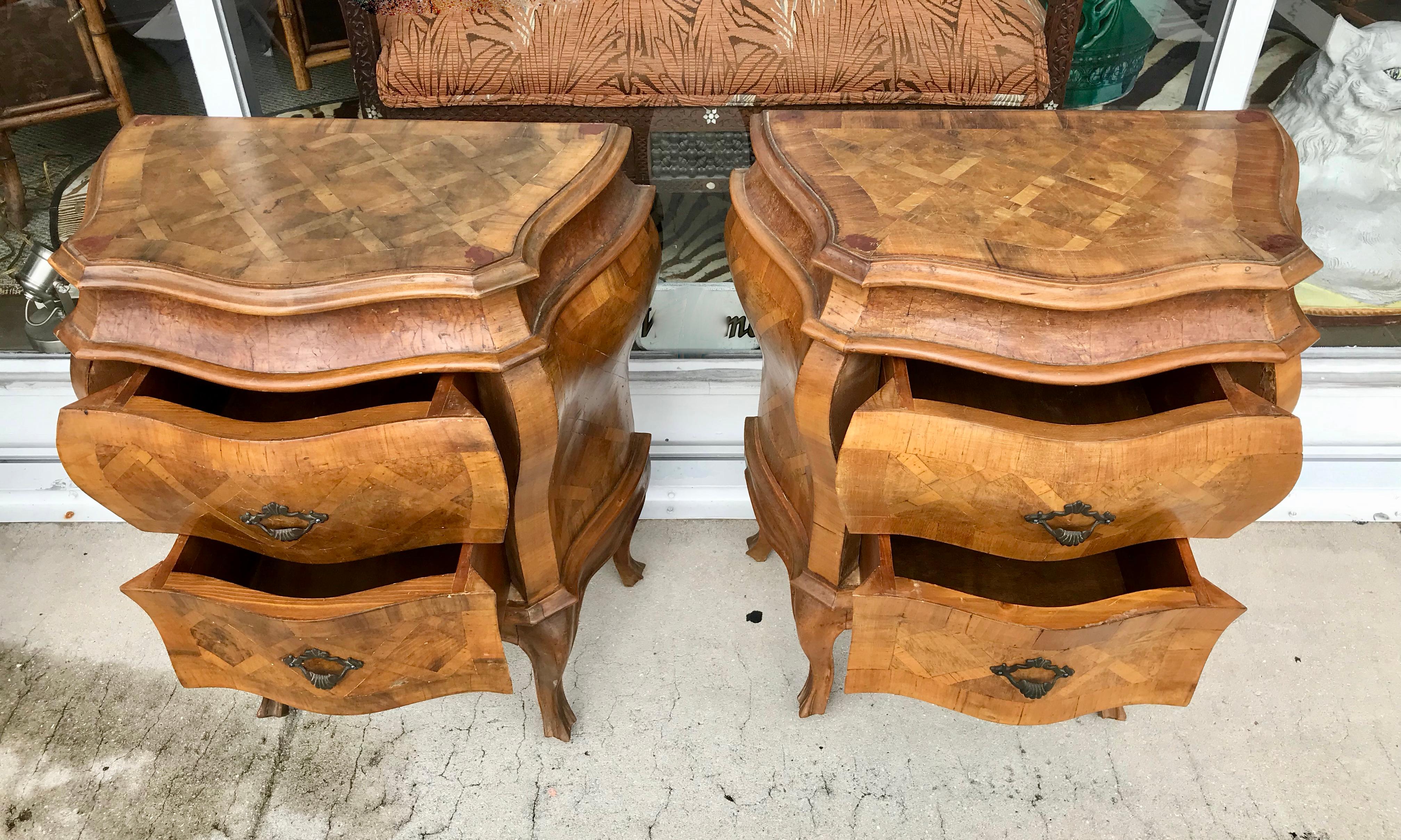 20th Century Pair of Italian Bombe' Chair-Side Commodes