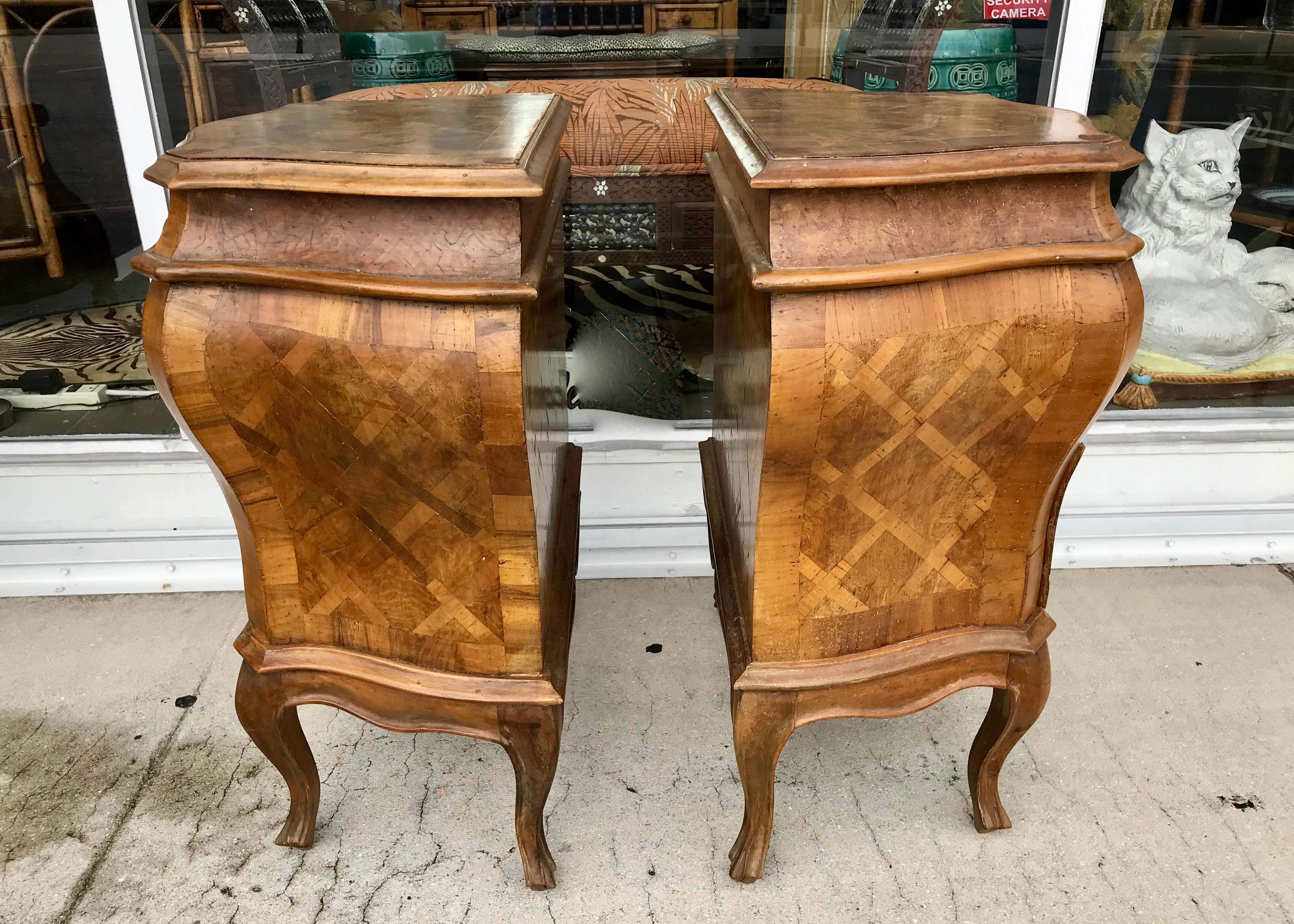 Pair of Italian Bombe' Chair-Side Commodes 1