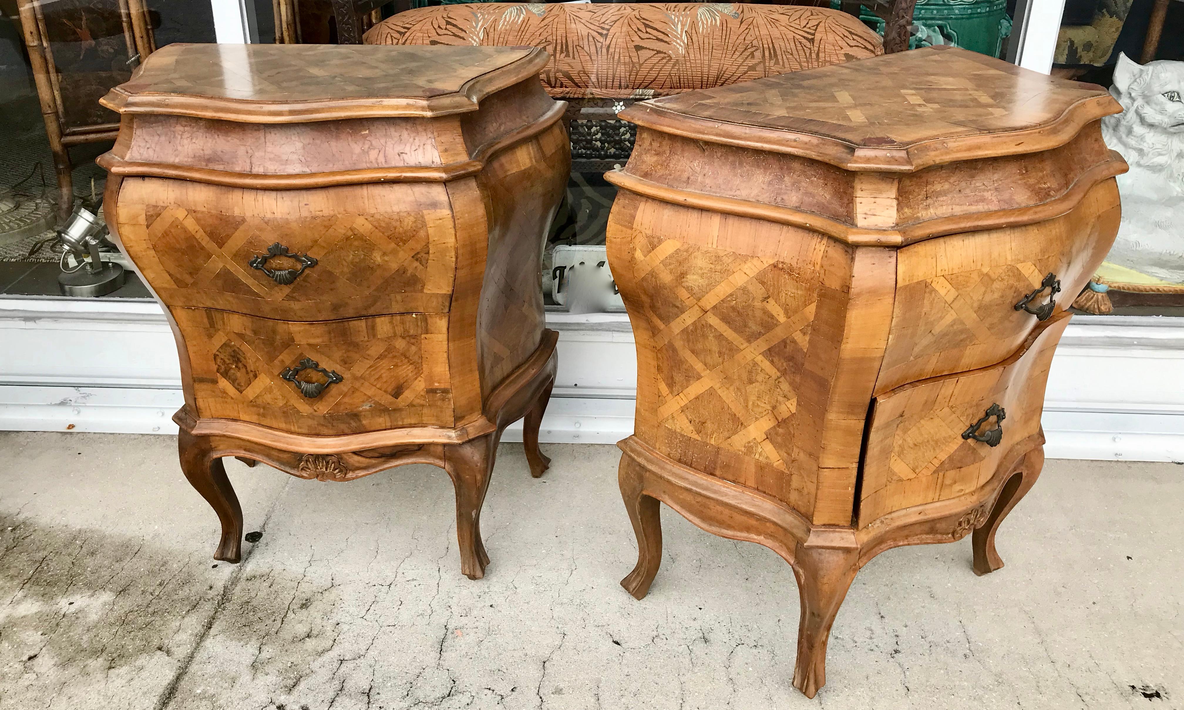 Pair of Italian Bombe' Chair-Side Commodes 2