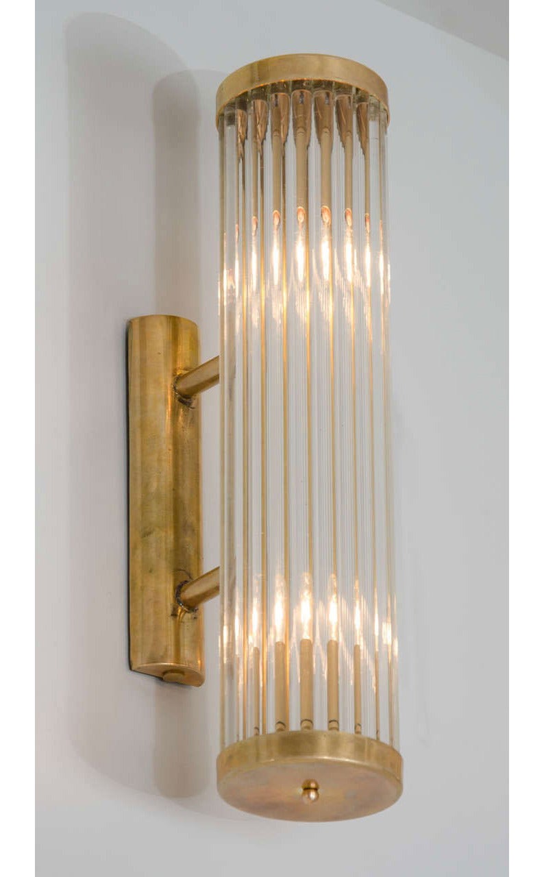 Mid-Century Modern Paire d'appliques Art Deco en laiton et verre dans le style de Venini en vente