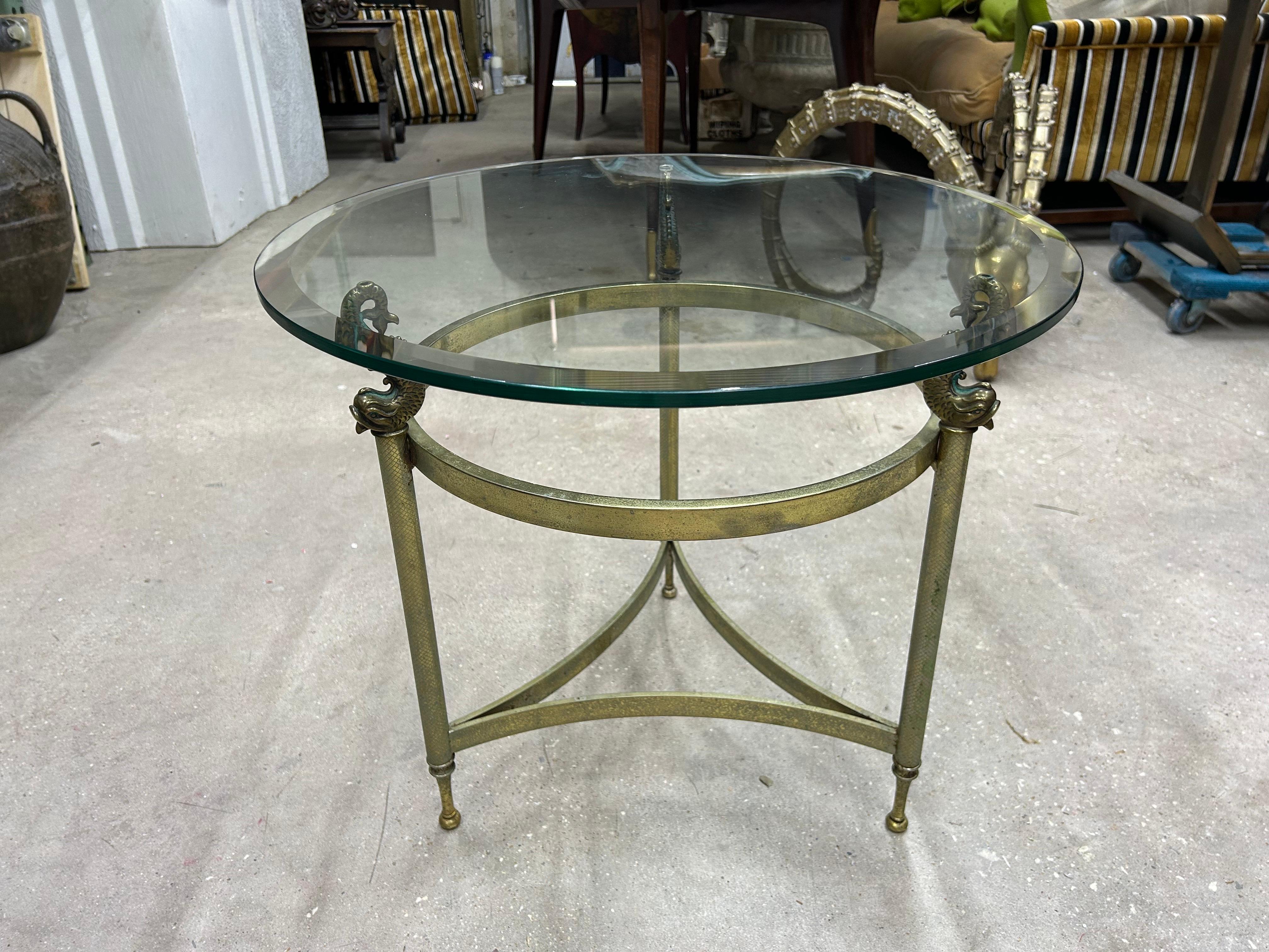 Pareja de mesas italianas de latón y cristal en venta 3