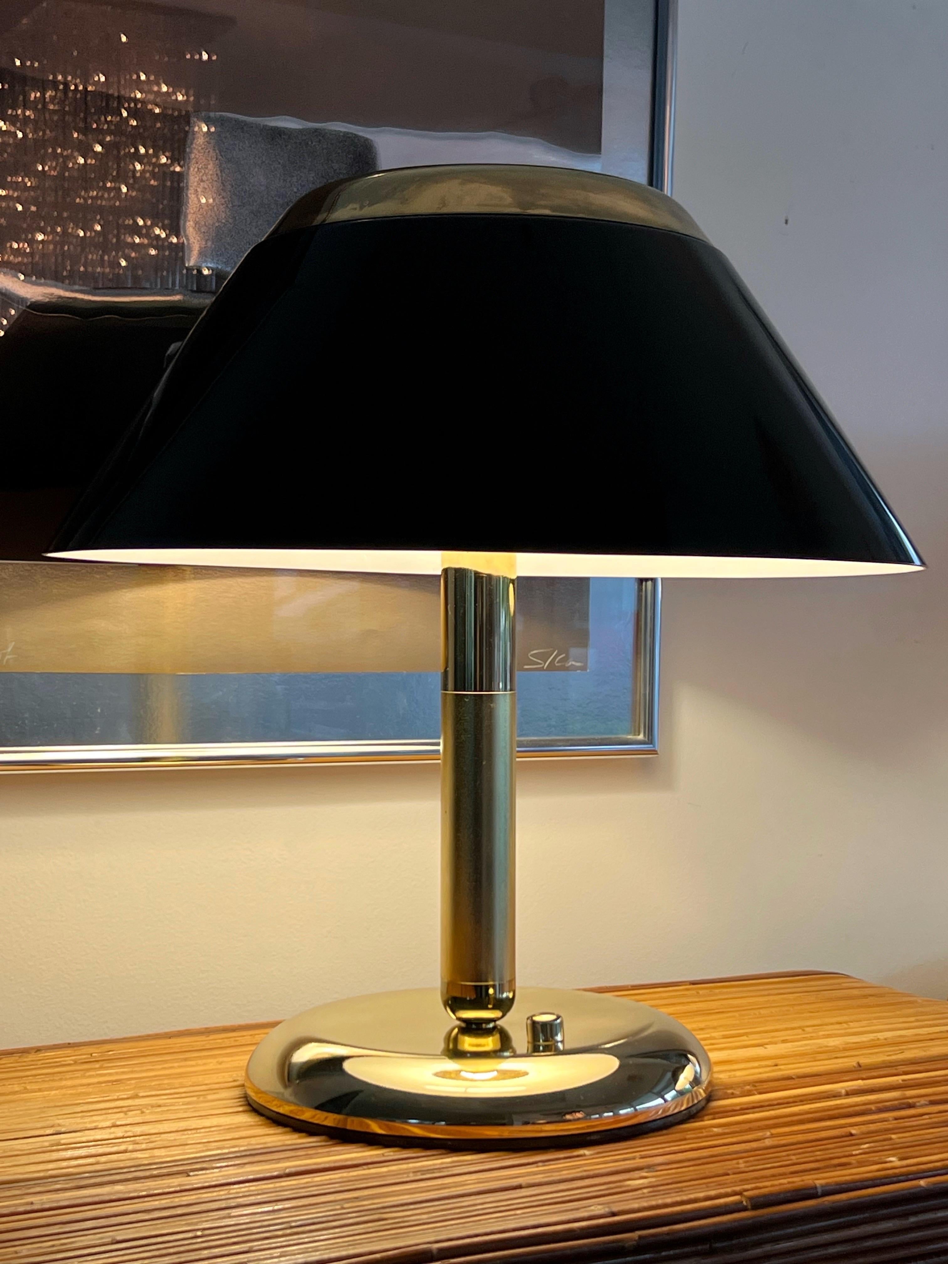 Pair of Italian Brass and Lucite Table Lamps In Good Condition In Miami, FL