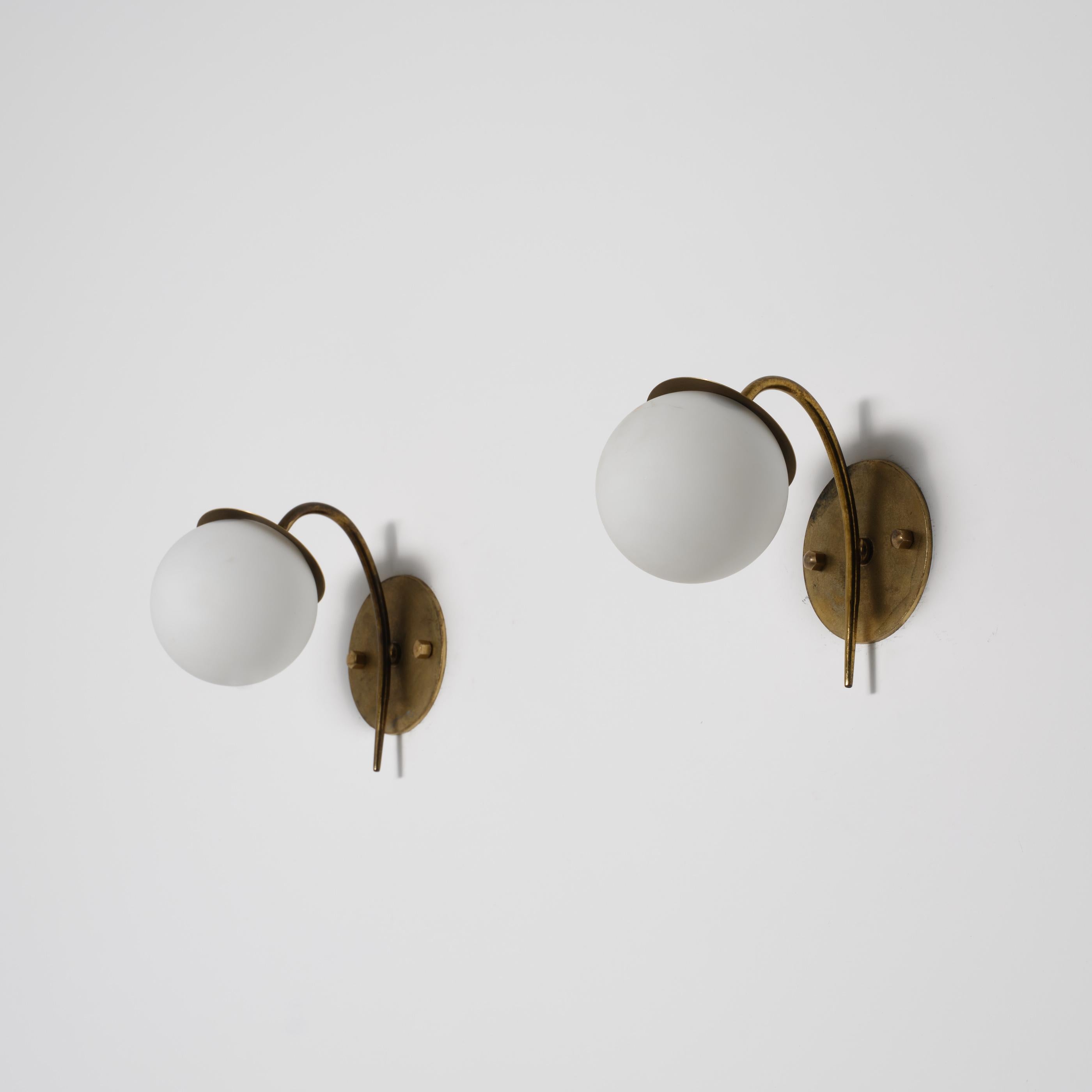 Pair of Italian Brass and Opaline Glass Wall Sconces, 1950s In Good Condition For Sale In Rome, IT