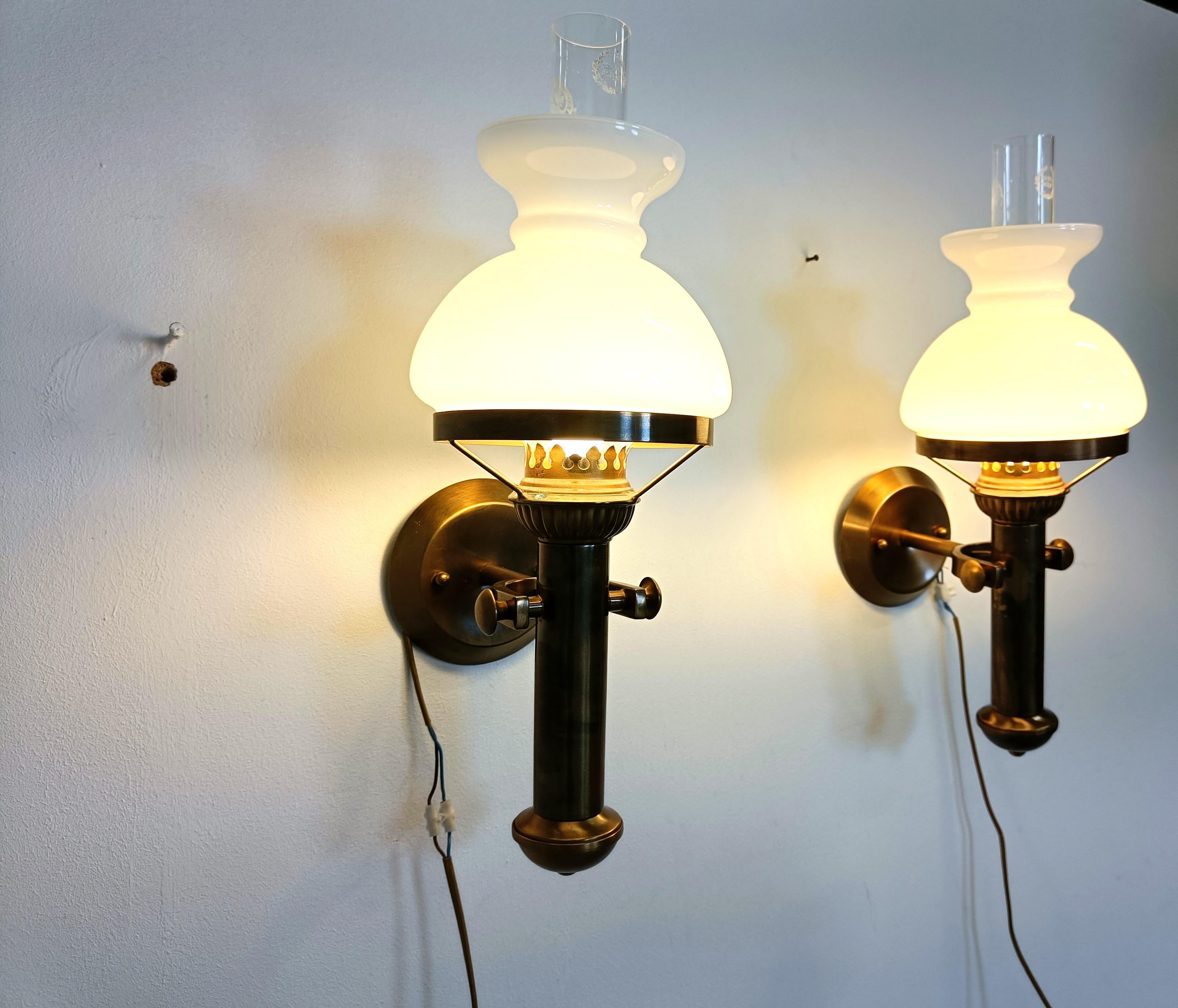 Pair of italian brass and opaline wall lamps, 1960s For Sale 3