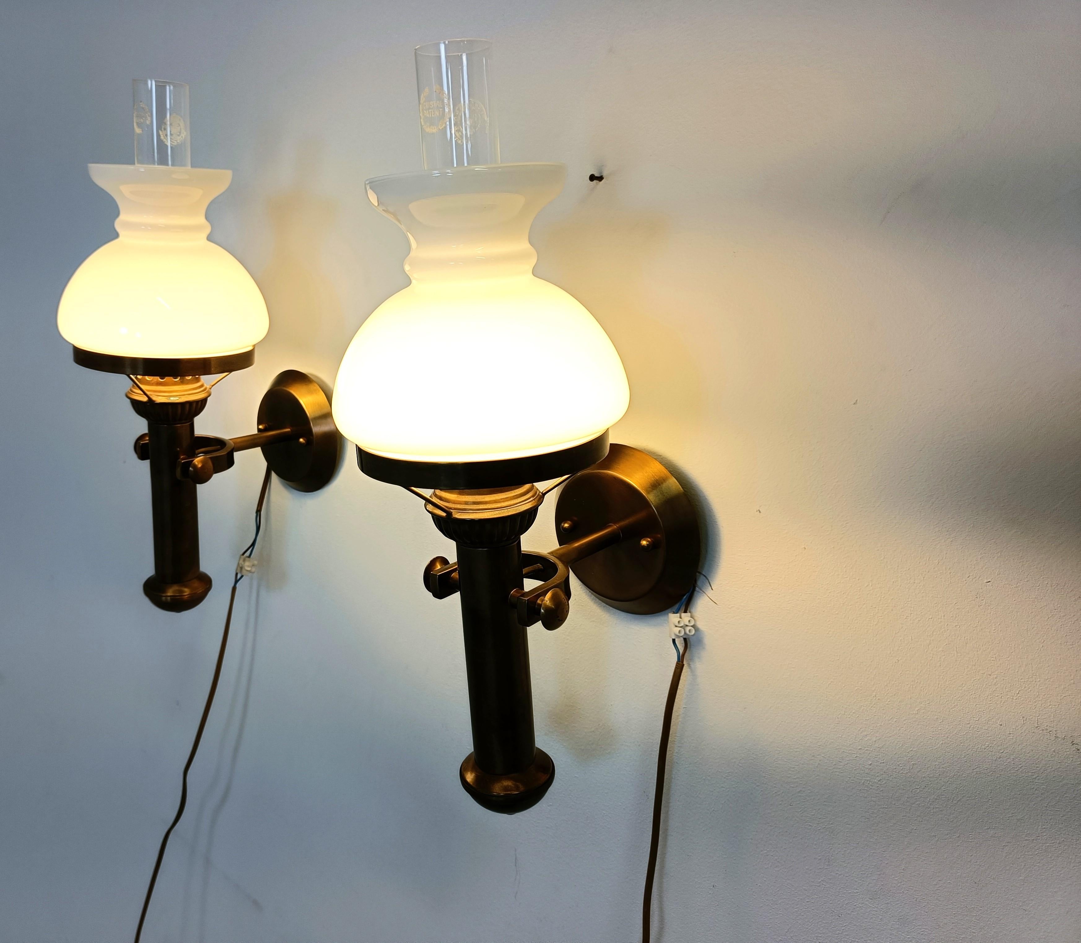 Pair of italian brass and opaline wall lamps, 1960s For Sale 4