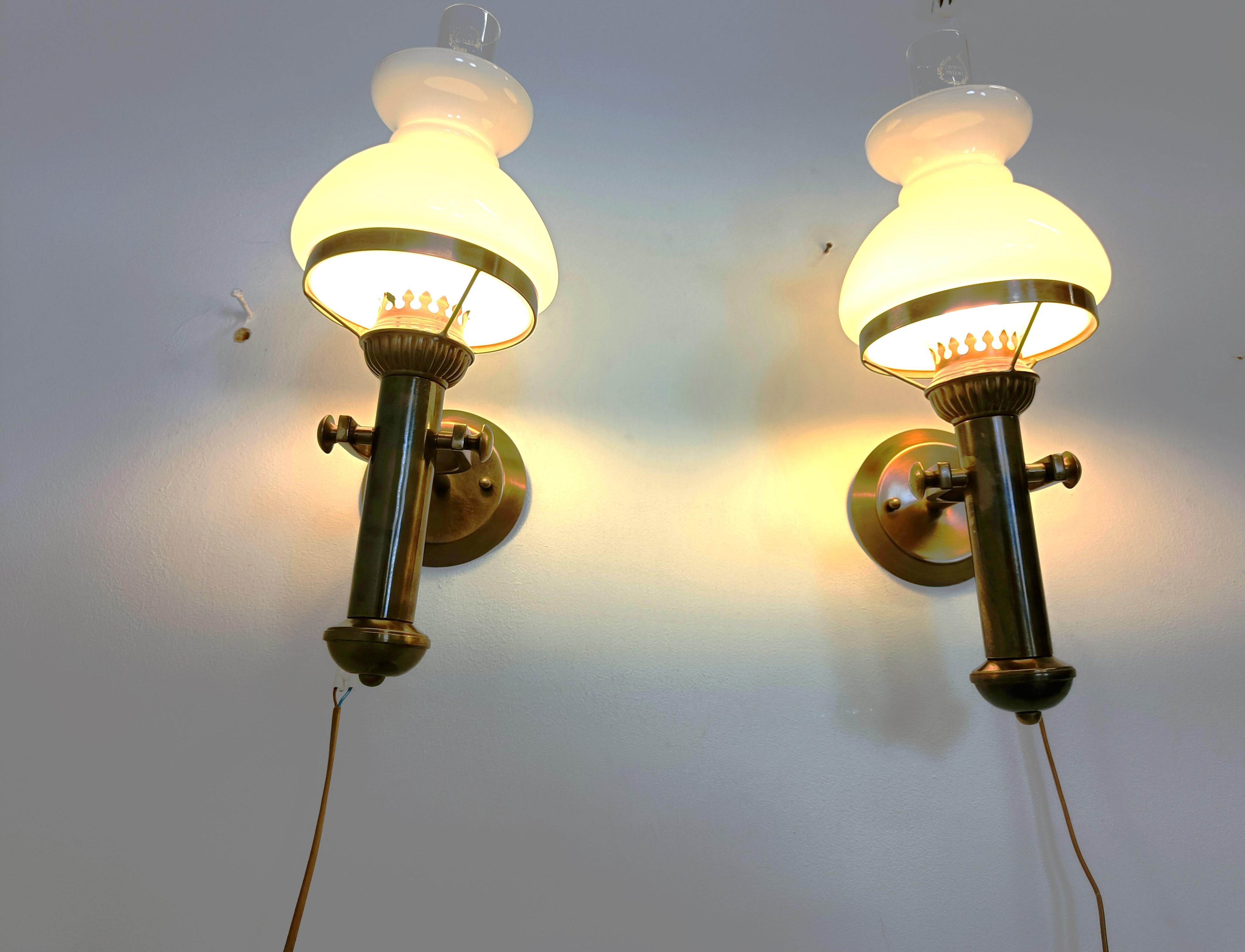 Pair of italian brass and opaline wall lamps, 1960s For Sale 1