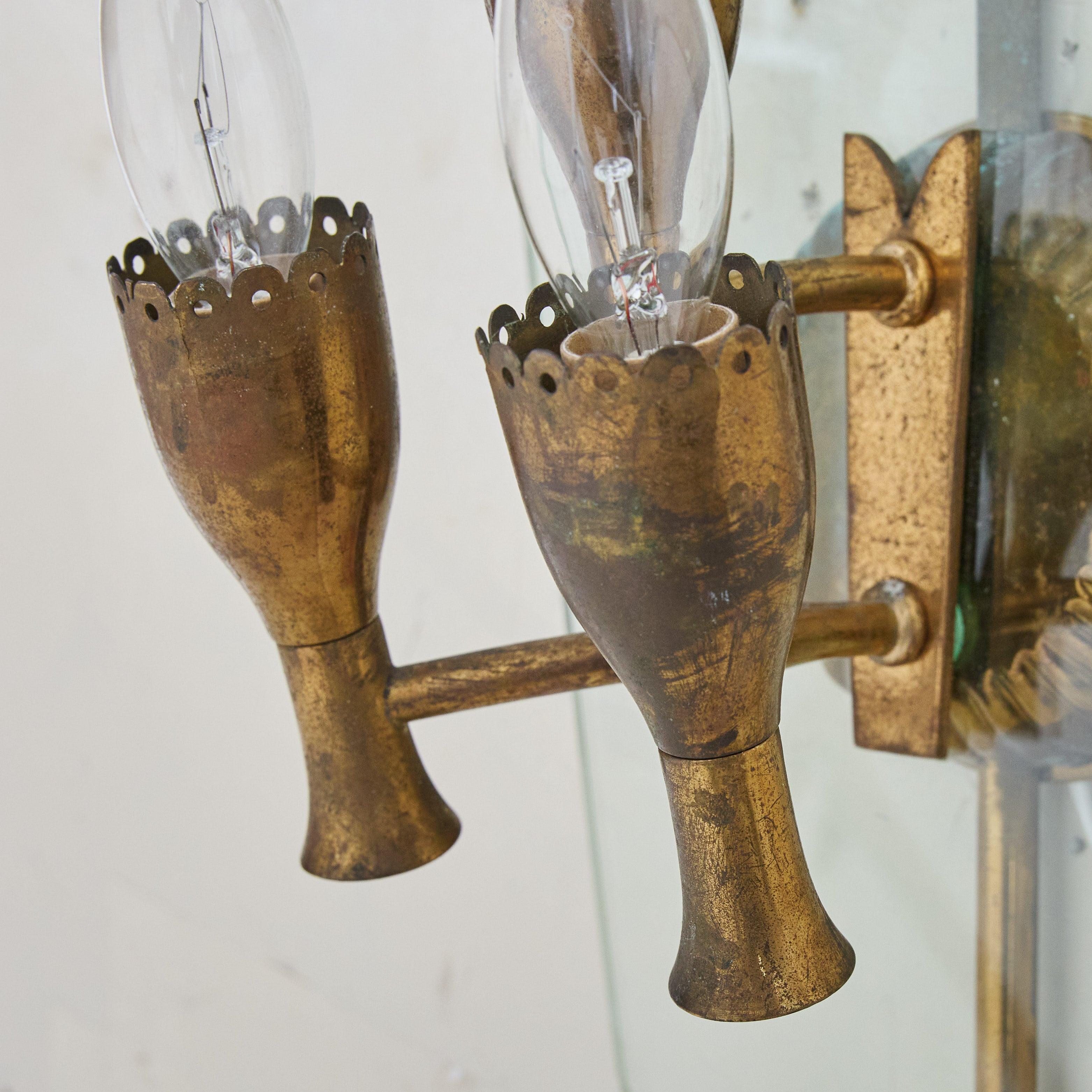 Coppia di lampade a 3 prese in ottone e vetro attribuite a Fontana Arte, anni '40 in vendita 1
