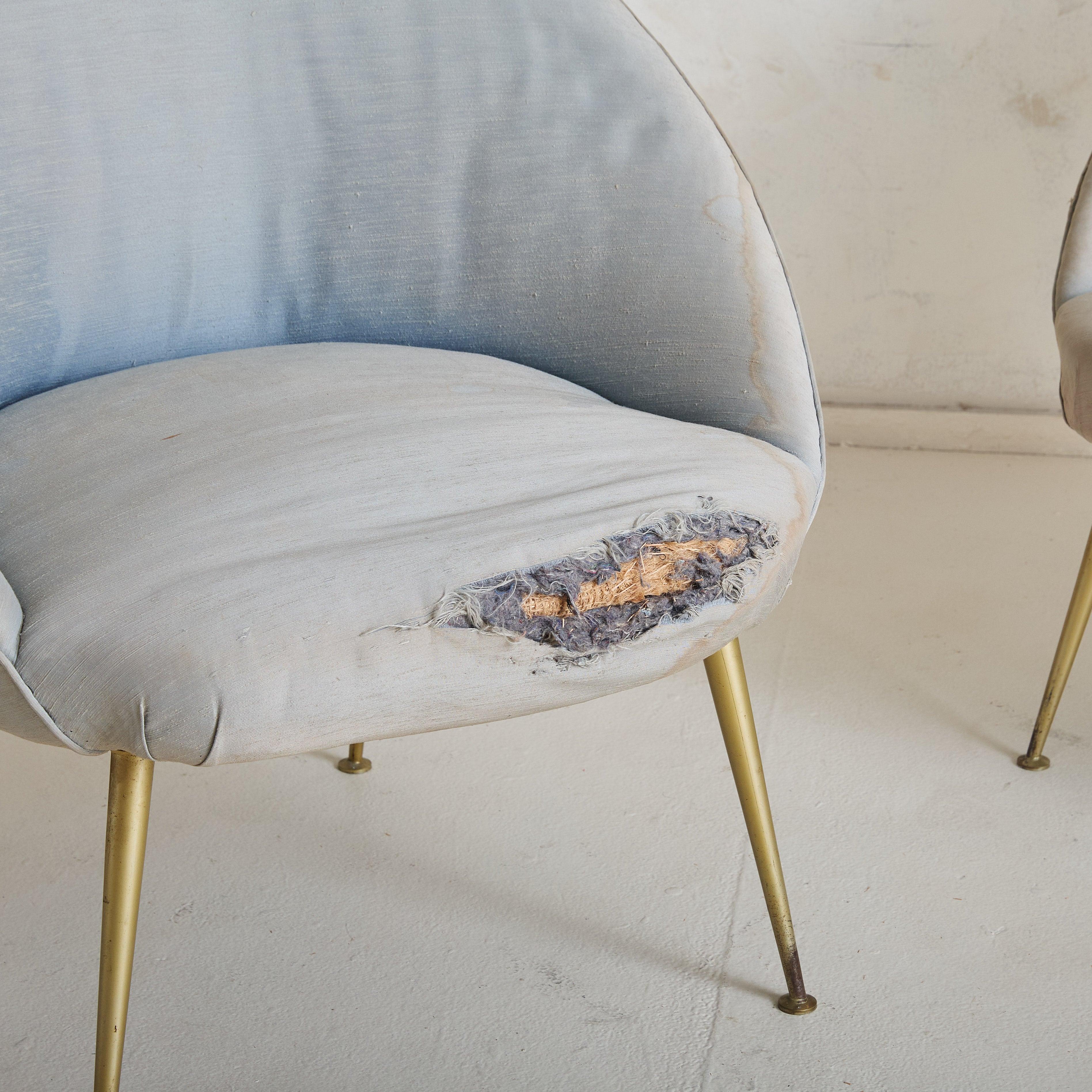 Mid-20th Century Pair of Italian Brass Leg Lounge Chairs in Original Upholstery, 1950s For Sale