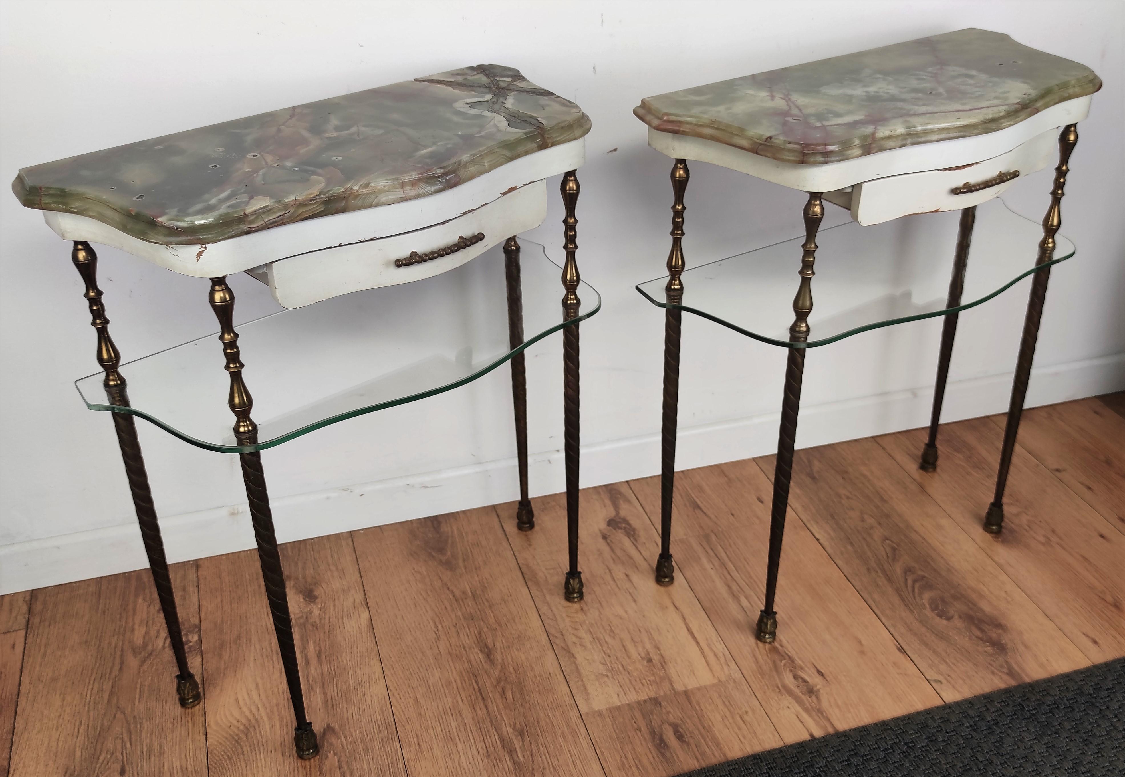 Pair of Italian Brass Marble Midcentury Art Deco Nightstands Bed Side End Tables In Good Condition For Sale In Carimate, Como