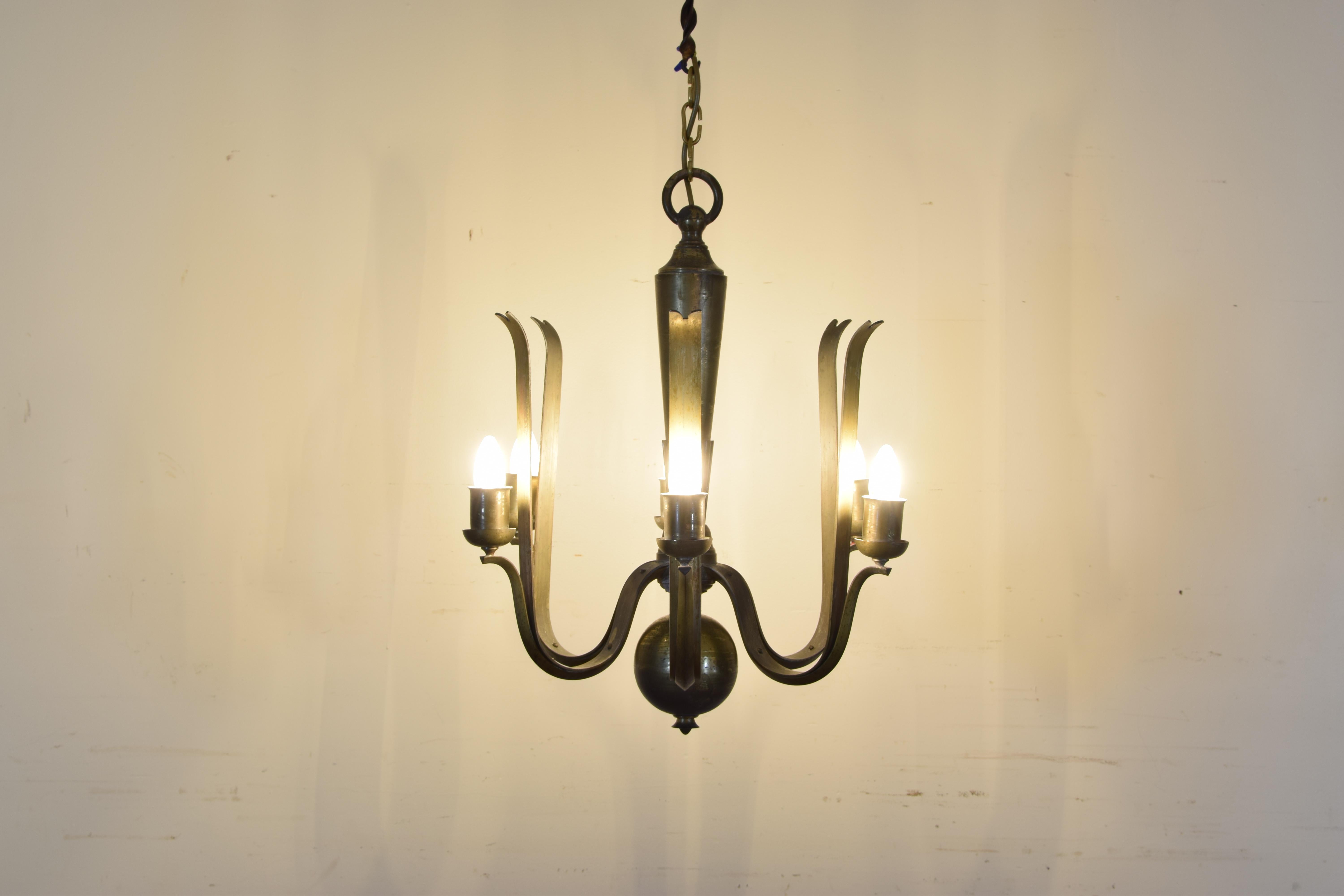 Pair of Italian Brass Mid-20th Century Six-Light Chandeliers In Excellent Condition In Atlanta, GA
