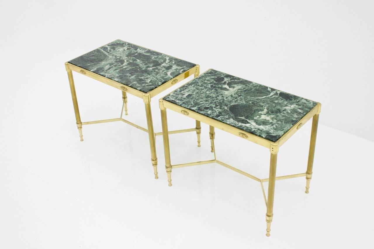 Pair of Italian Brass Side Tables with Green Marble Top, 1950s (Hollywood Regency)