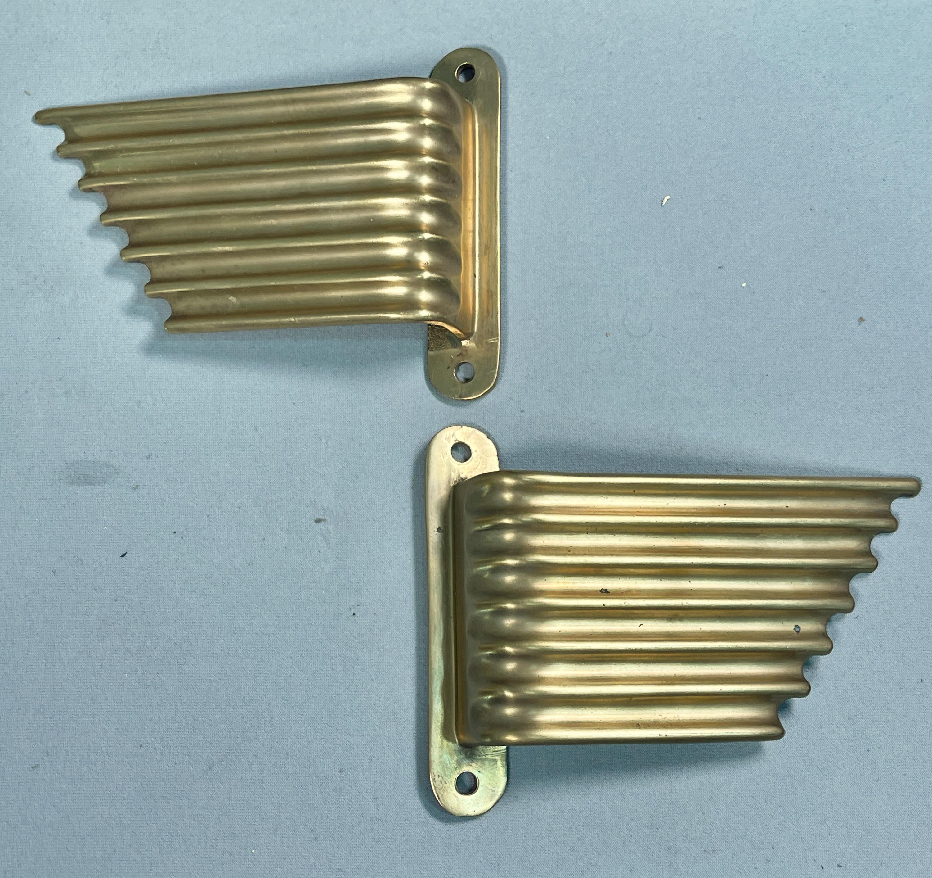 Pair of Italian Brass Wing Form Door Pulls In Good Condition For Sale In Hanover, MA